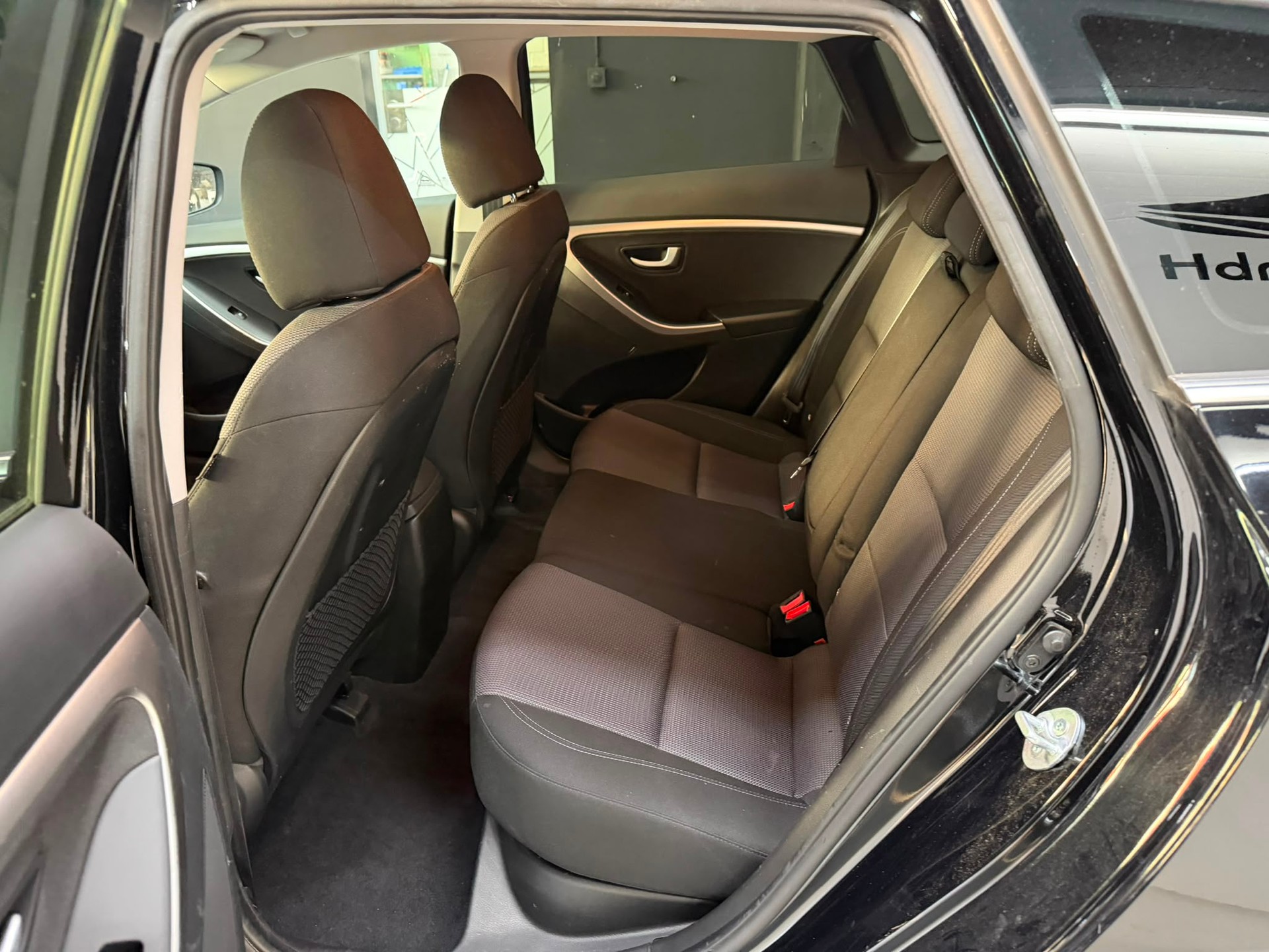 HYUNDAI i30 Wagon 1.6 GDI Plena-image-9