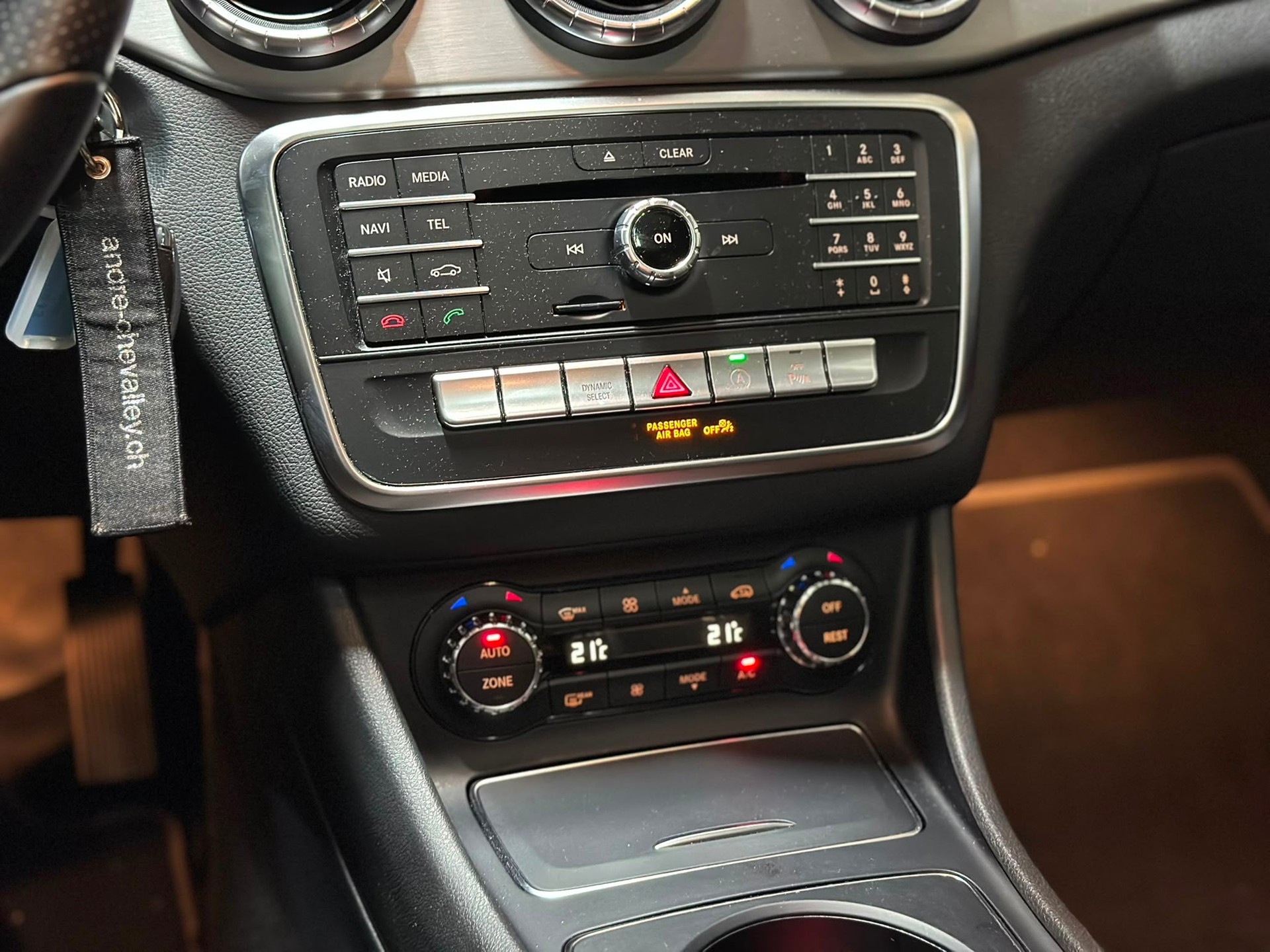 MERCEDES-BENZ CLA Shooting Brake 200 Night Star 7G-DCT-image-11