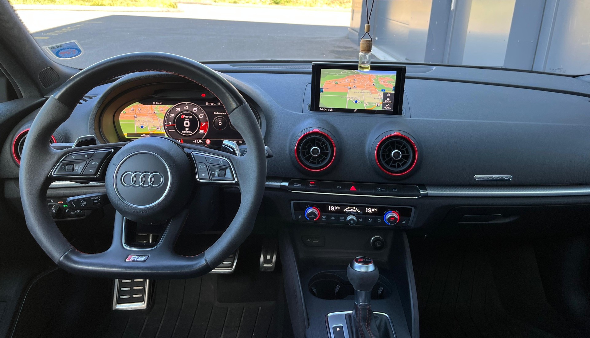 AUDI RS3 Sportback 2.5 TSI quattro S-tronic-image-15