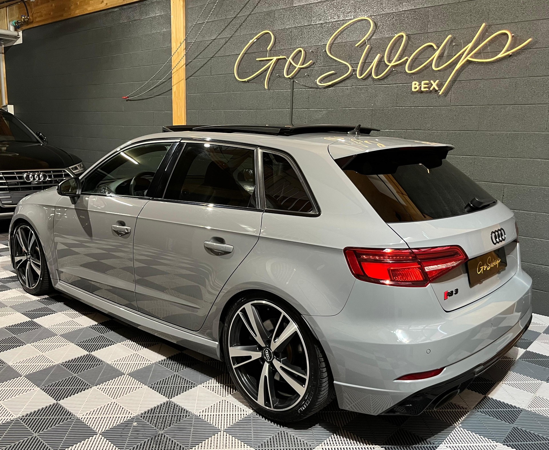 AUDI RS3 Sportback 2.5 TSI quattro S-tronic-image-7
