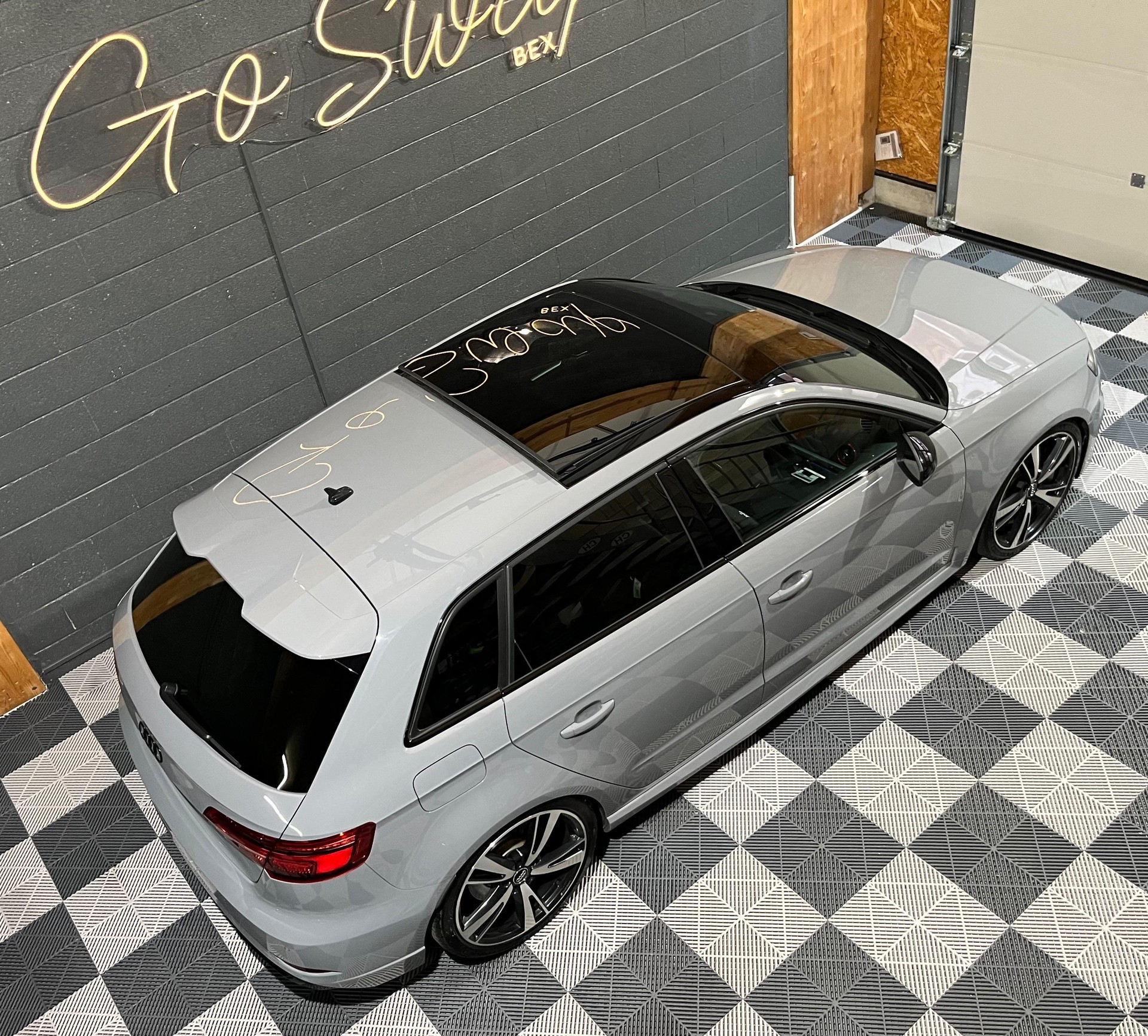 AUDI RS3 Sportback 2.5 TSI quattro S-tronic-showroom-element-2