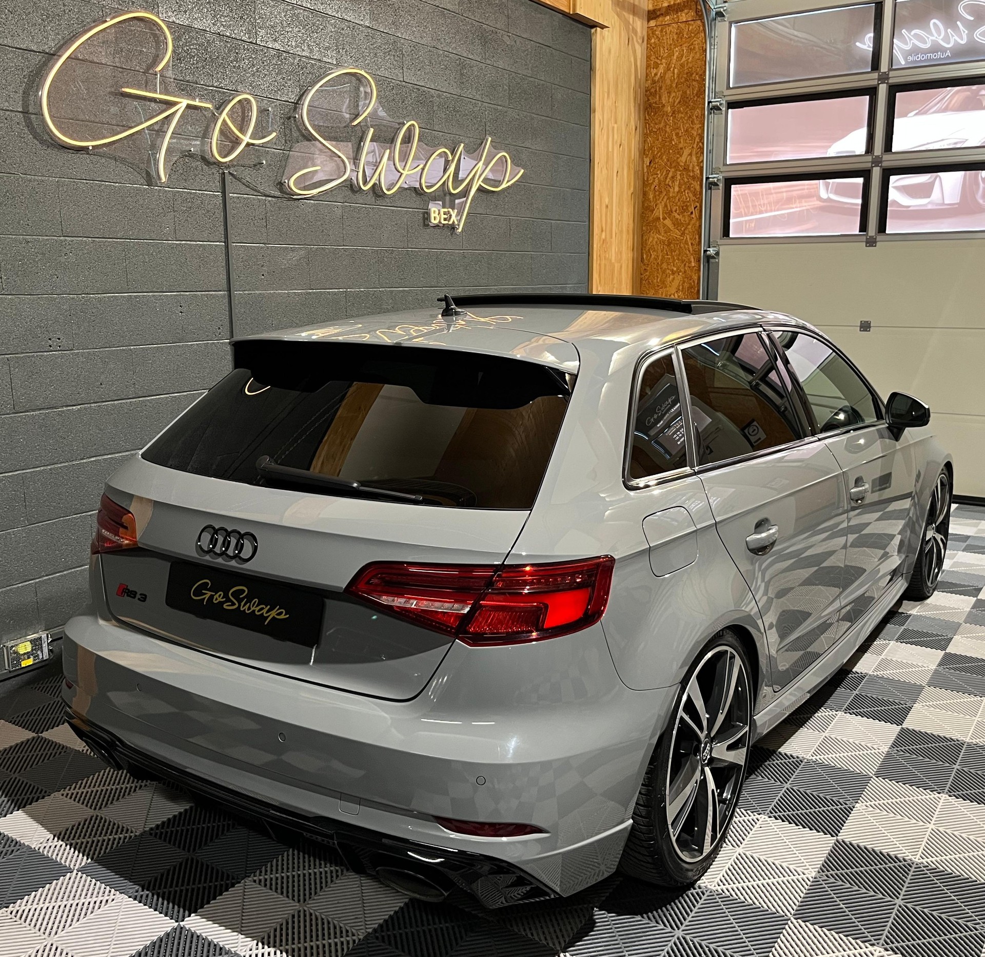 AUDI RS3 Sportback 2.5 TSI quattro S-tronic-showroom-element-3