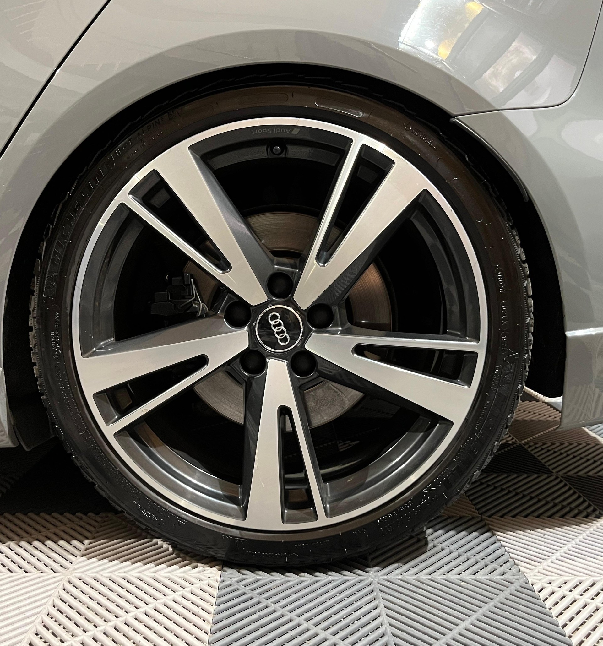 AUDI RS3 Sportback 2.5 TSI quattro S-tronic-image-23