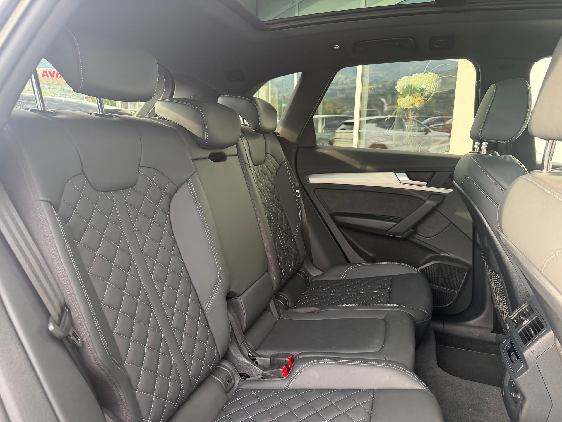 AUDI Q5 45 TFSI S-line quattro S-tronic-image-5