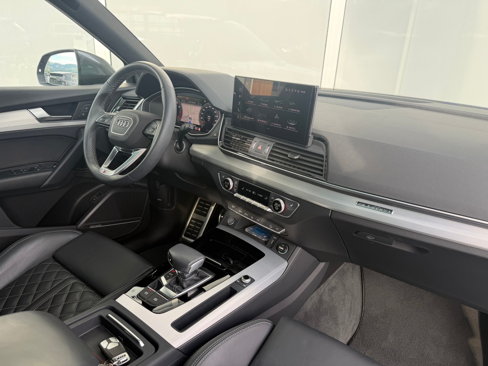 AUDI Q5 45 TFSI S-line quattro S-tronic-showroom-element-2