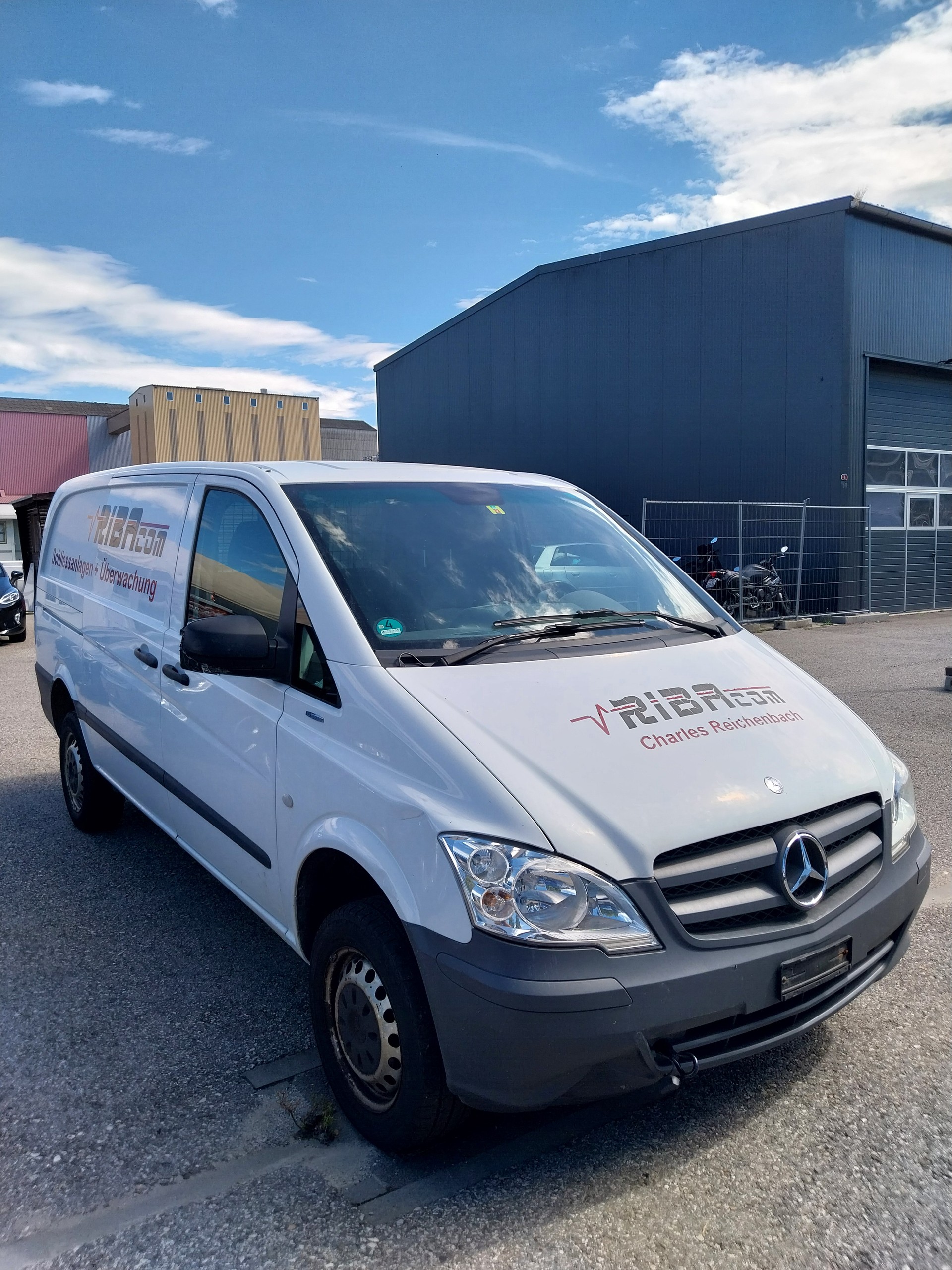 MERCEDES-BENZ Vito 113 CDI Blue Efficiency L 4Matic A-image-2