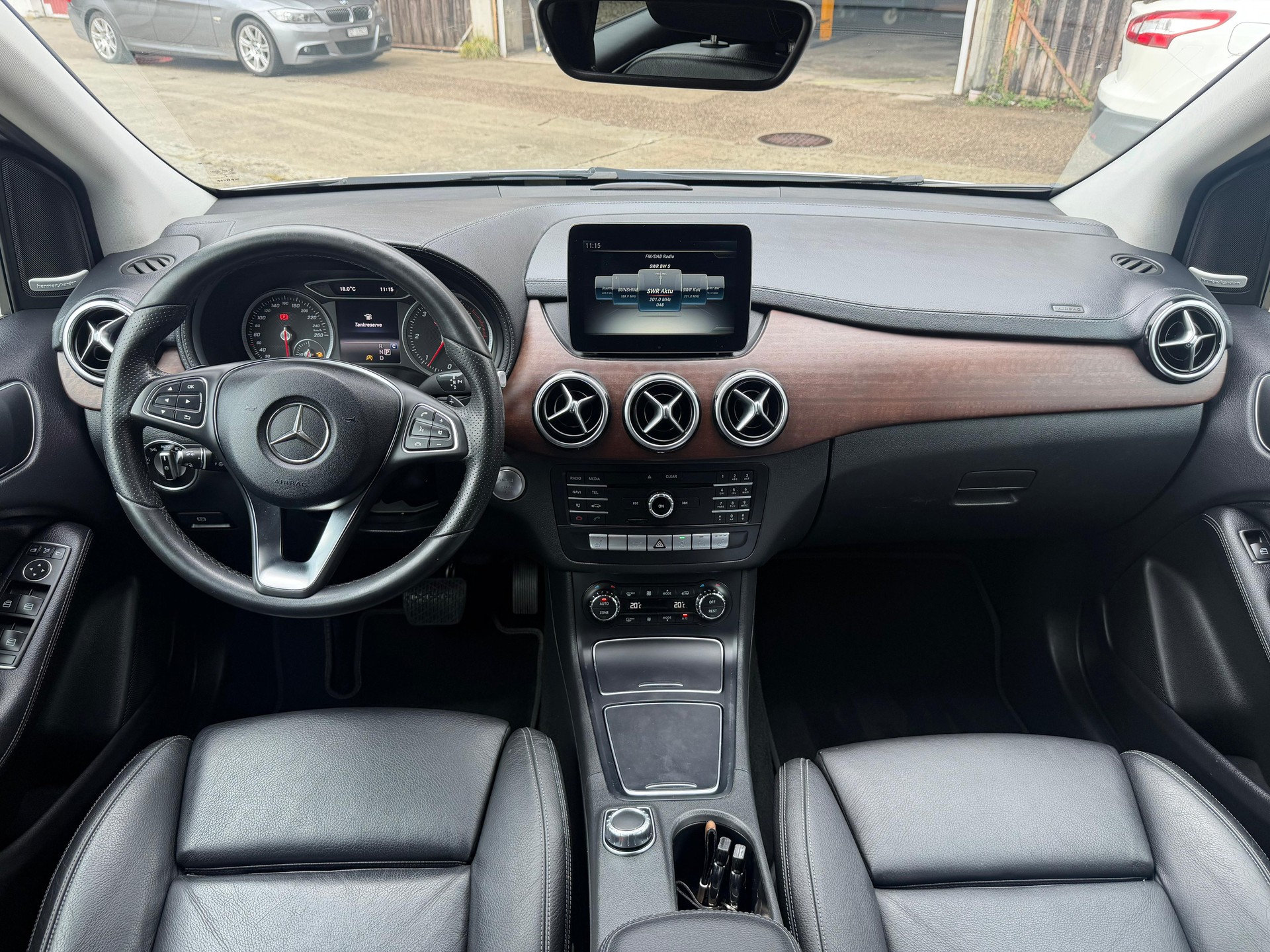 MERCEDES-BENZ B 220 CDI Swiss Star Edition Urban 4Matic 7G-DCT-image-8