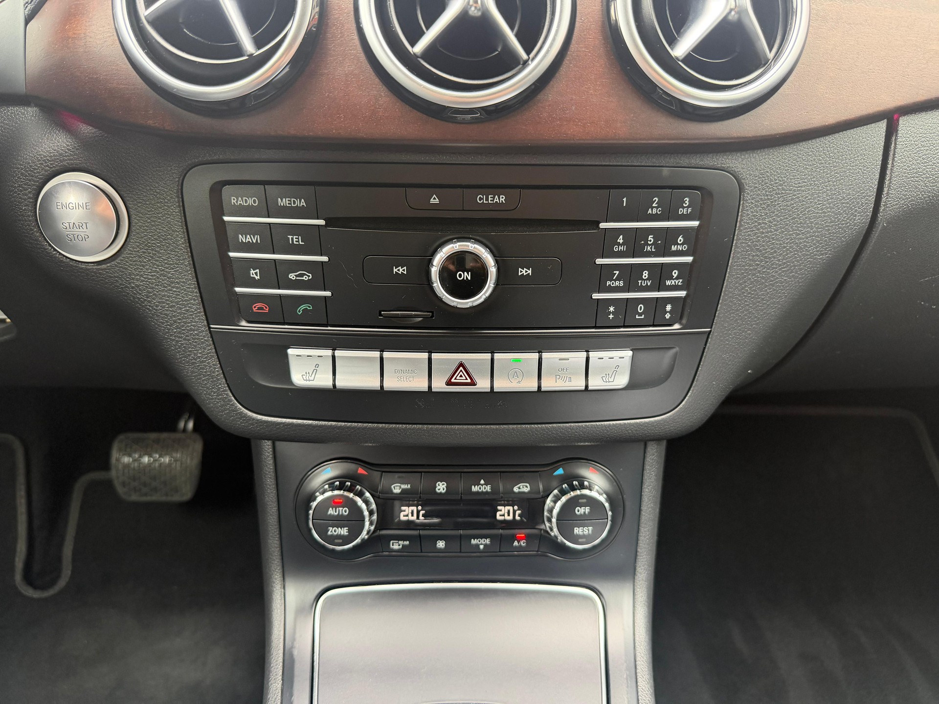 MERCEDES-BENZ B 220 CDI Swiss Star Edition Urban 4Matic 7G-DCT-image-9