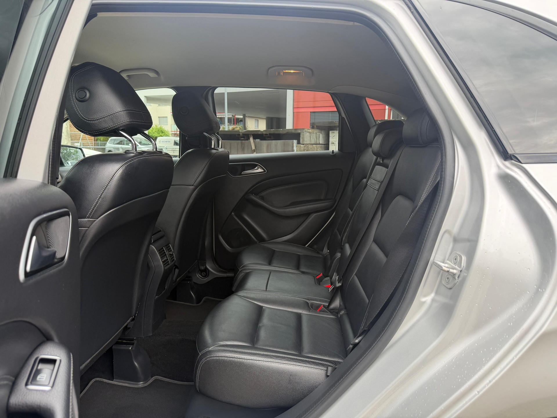 MERCEDES-BENZ B 220 CDI Swiss Star Edition Urban 4Matic 7G-DCT-image-5