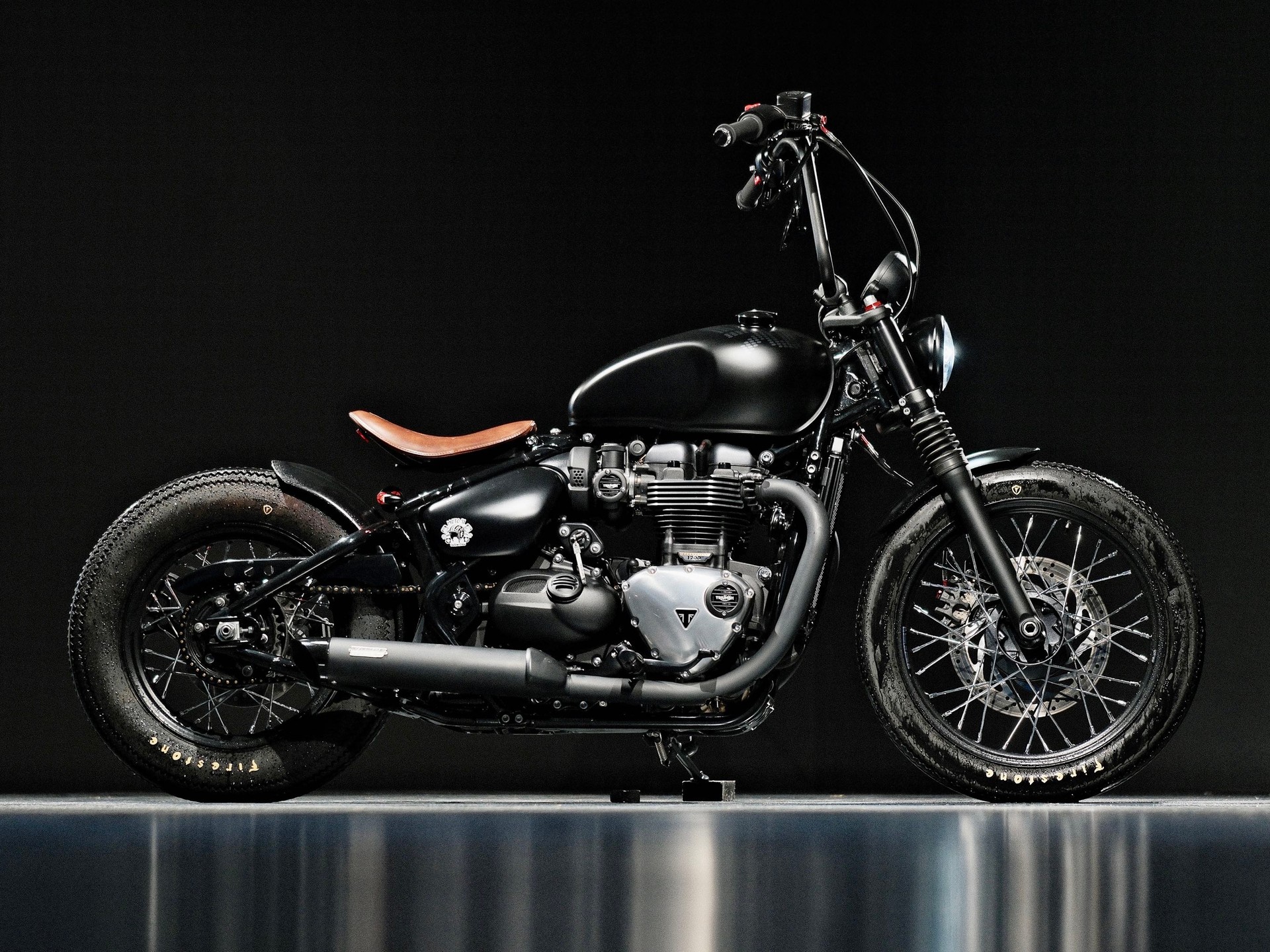 TRIUMPH Bonneville 1200 Bobber ABS-image-1