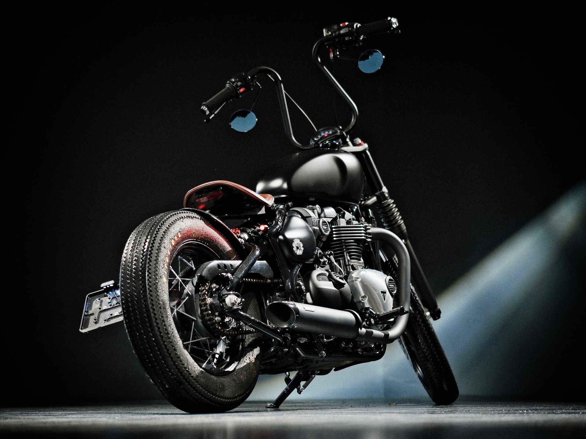 TRIUMPH Bonneville 1200 Bobber ABS-image-2