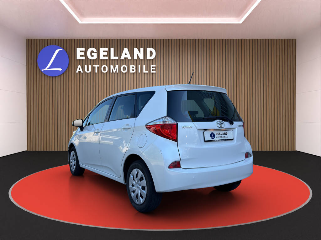TOYOTA Verso-S 1.33 VVT-i Linea Luna-image-4