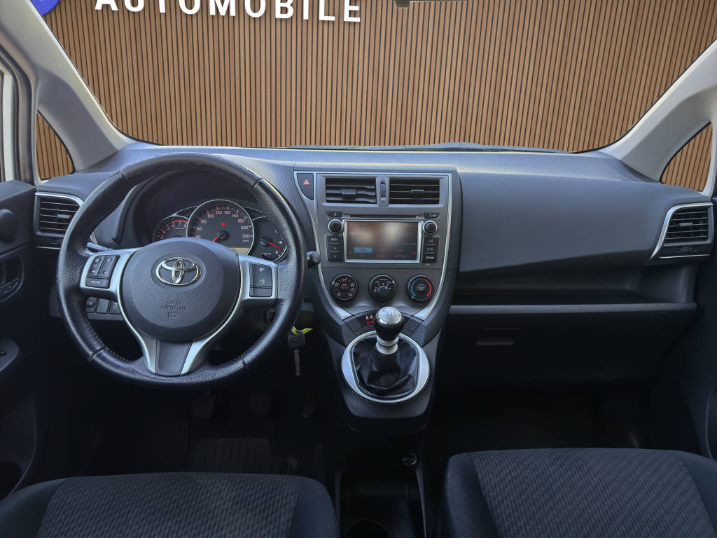 TOYOTA Verso-S 1.33 VVT-i Linea Luna-image-16