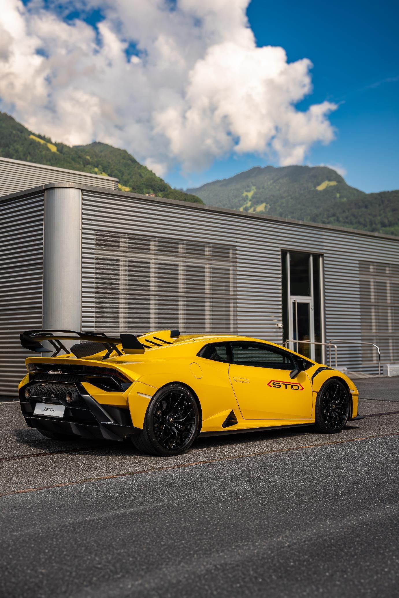 LAMBORGHINI Huracan STO Coupé DCT RWD-showroom-element-1