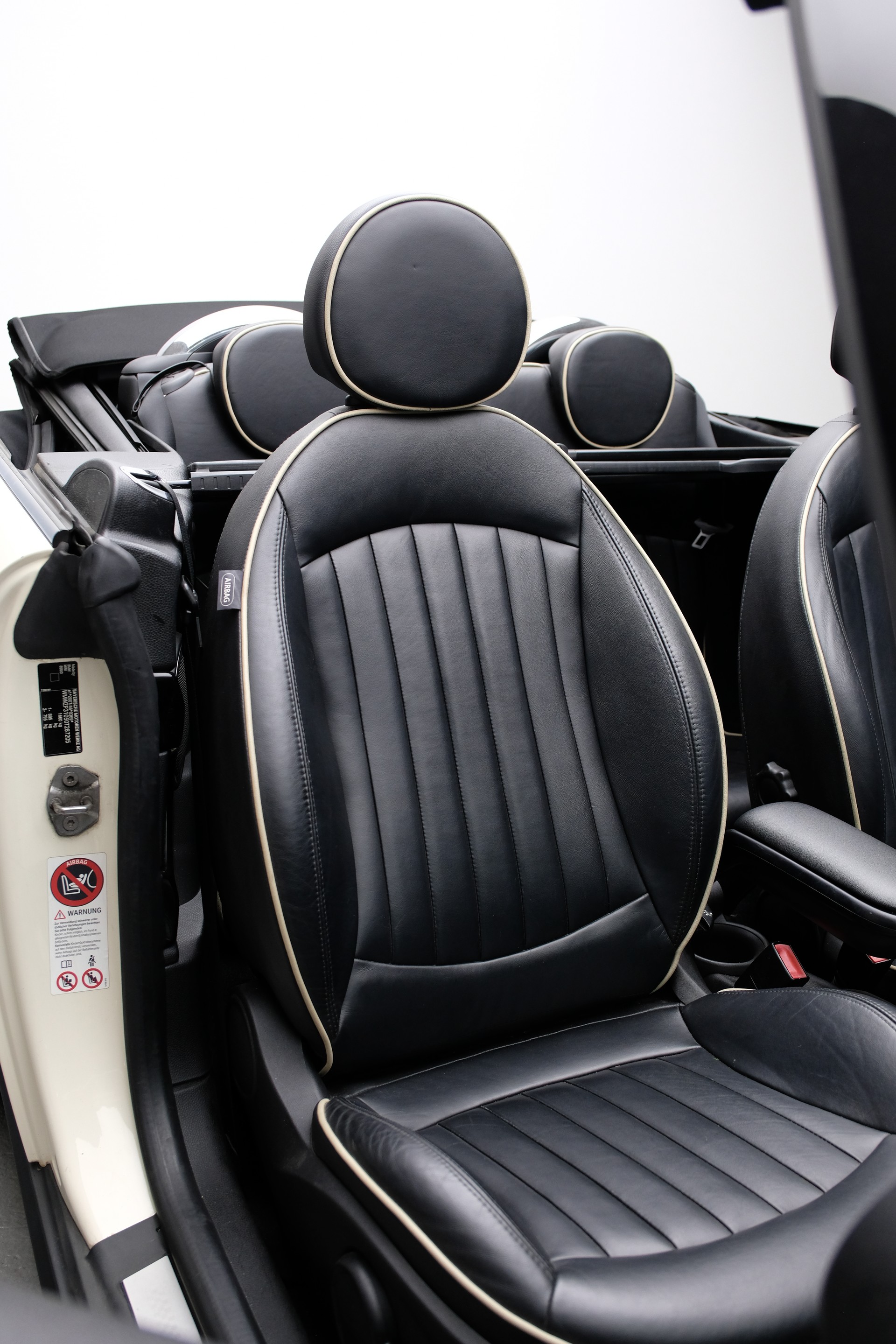 MINI Cooper S Cabriolet-image-10