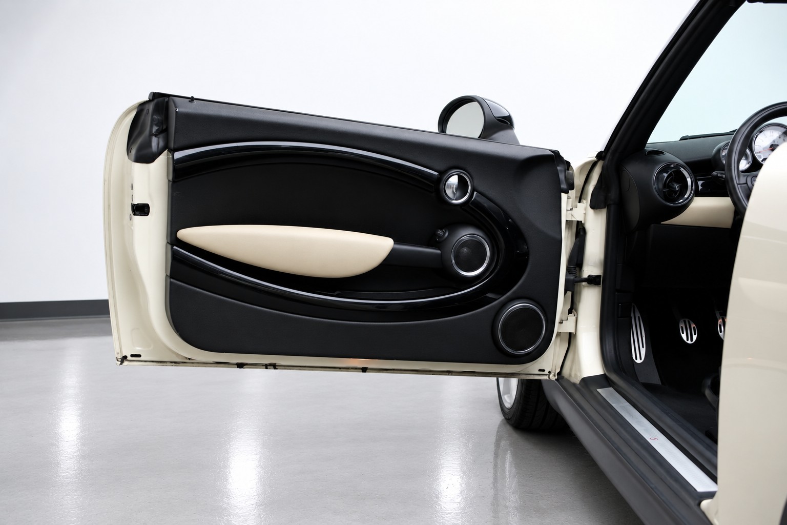 MINI Cooper S Cabriolet-image-7