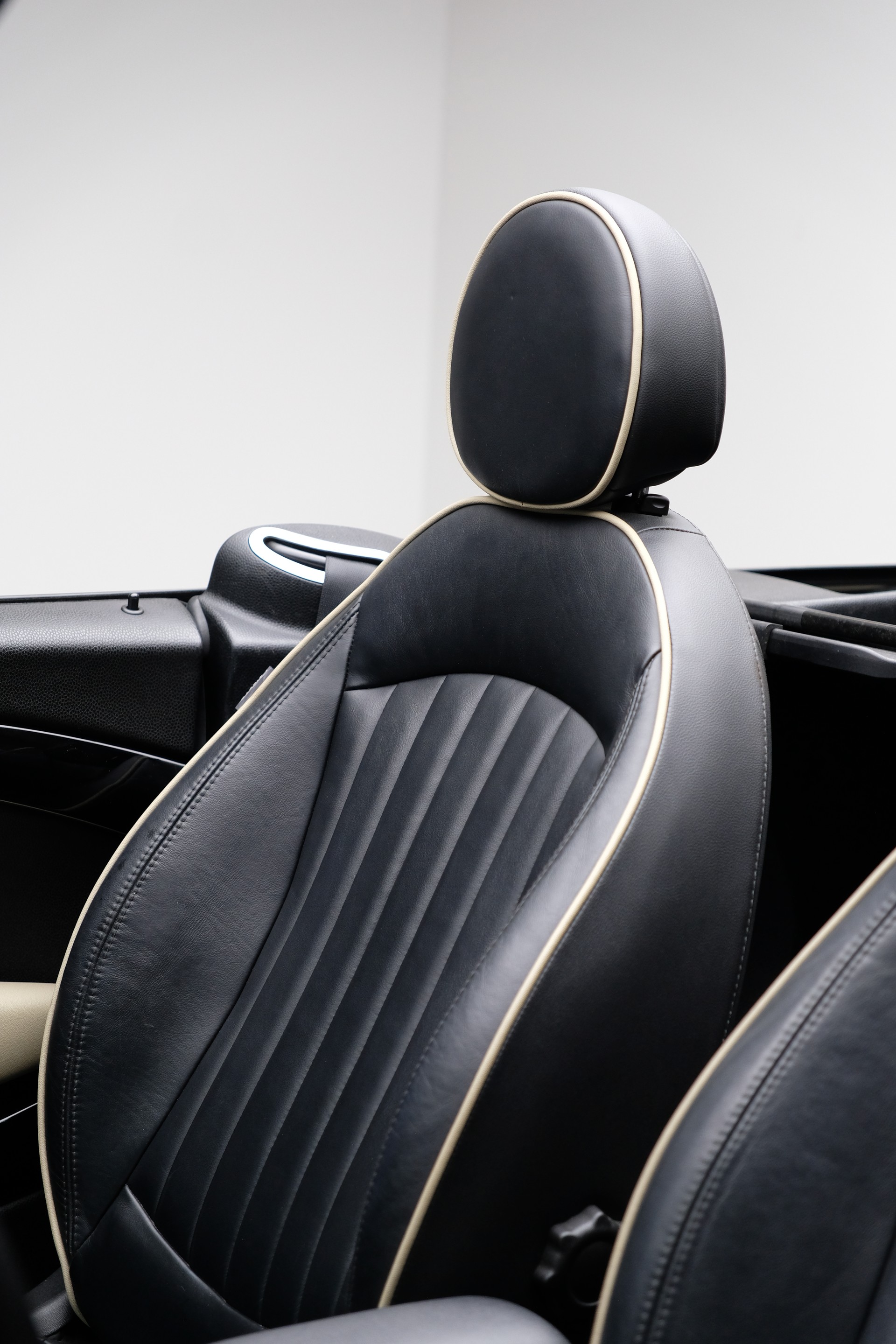 MINI Cooper S Cabriolet-image-9
