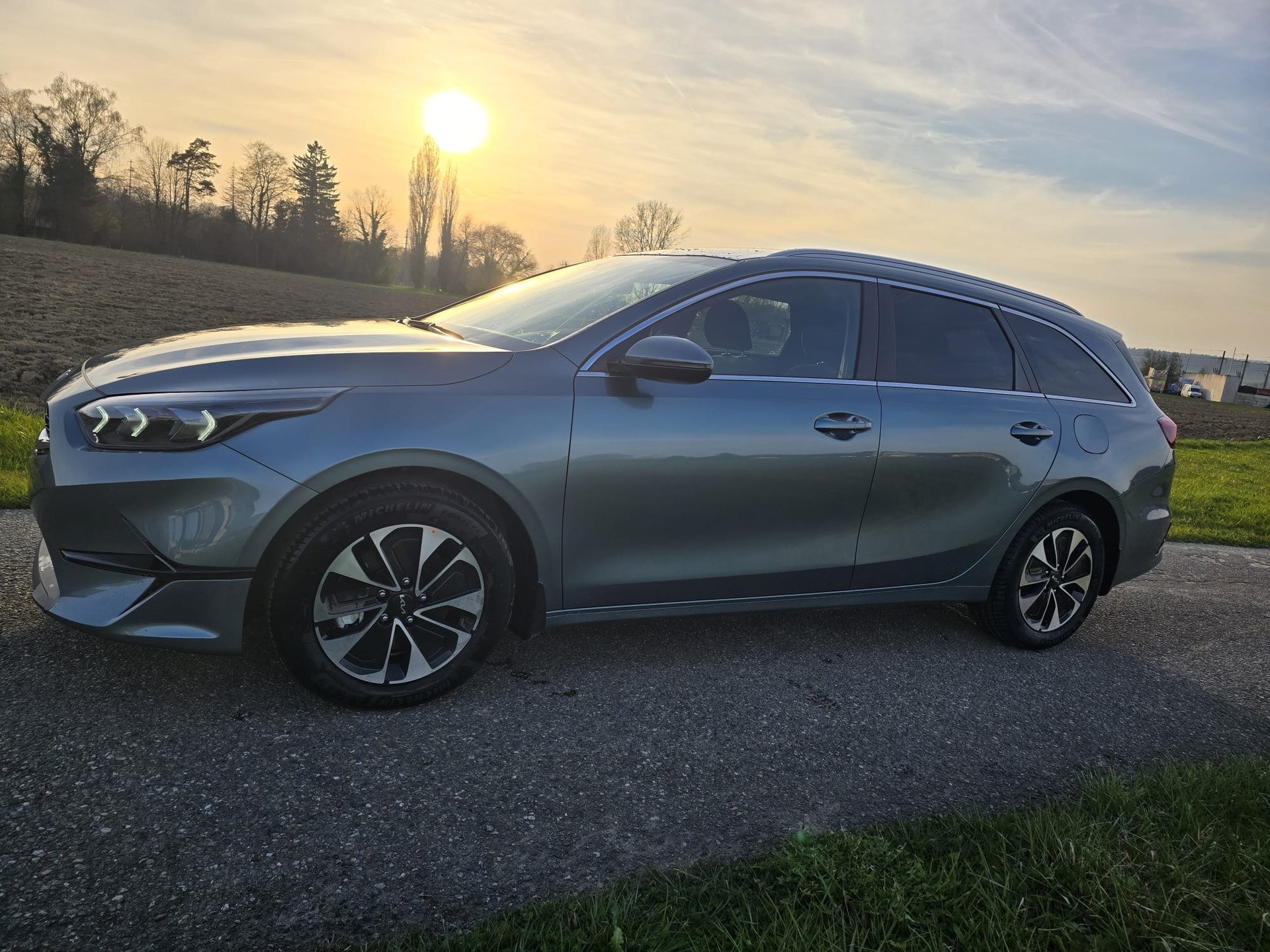 KIA Ceed 1.5 T-GDi MHEV Power DCT-image-4