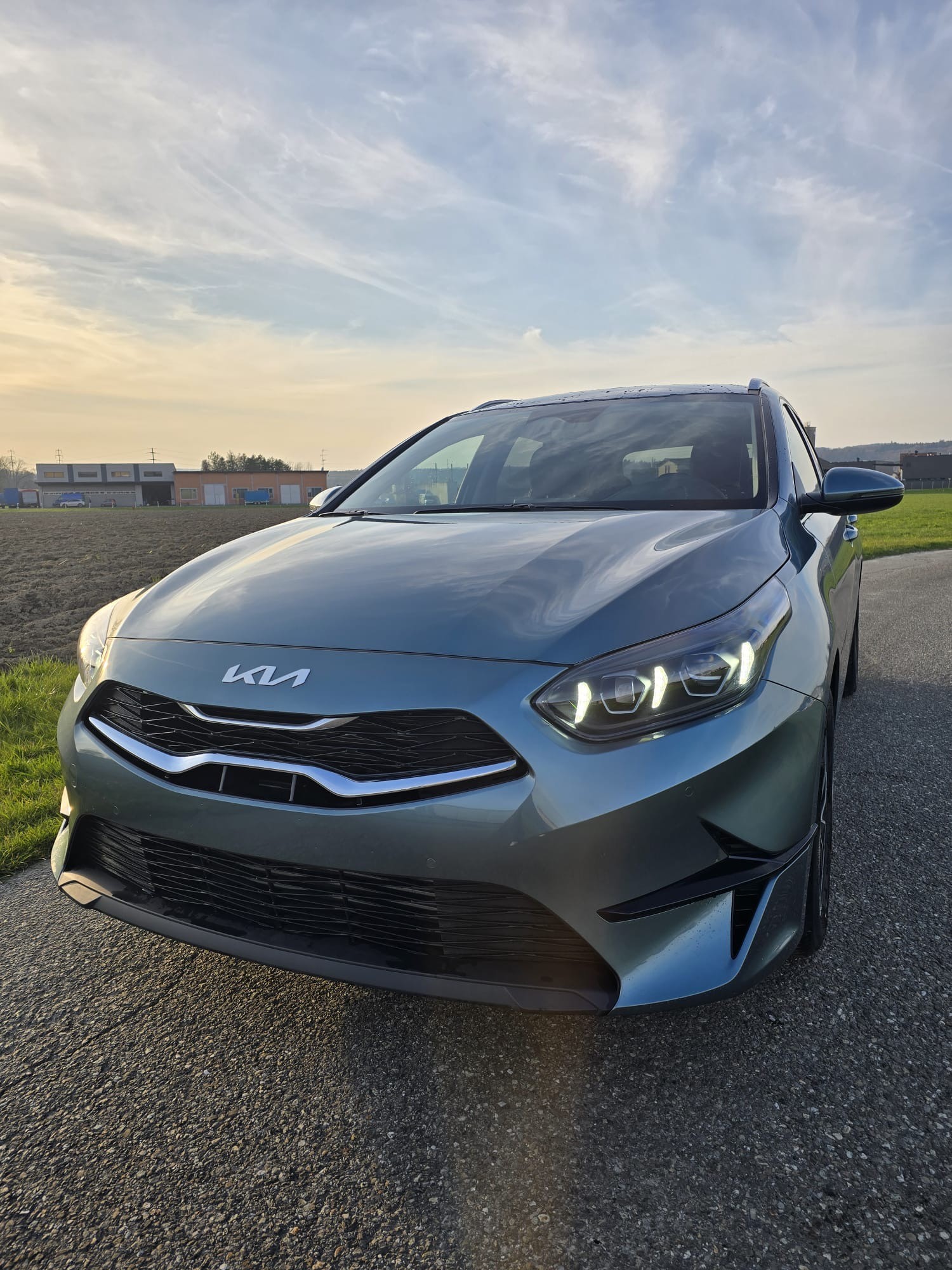 KIA Ceed 1.5 T-GDi MHEV Power DCT-showroom-element-1