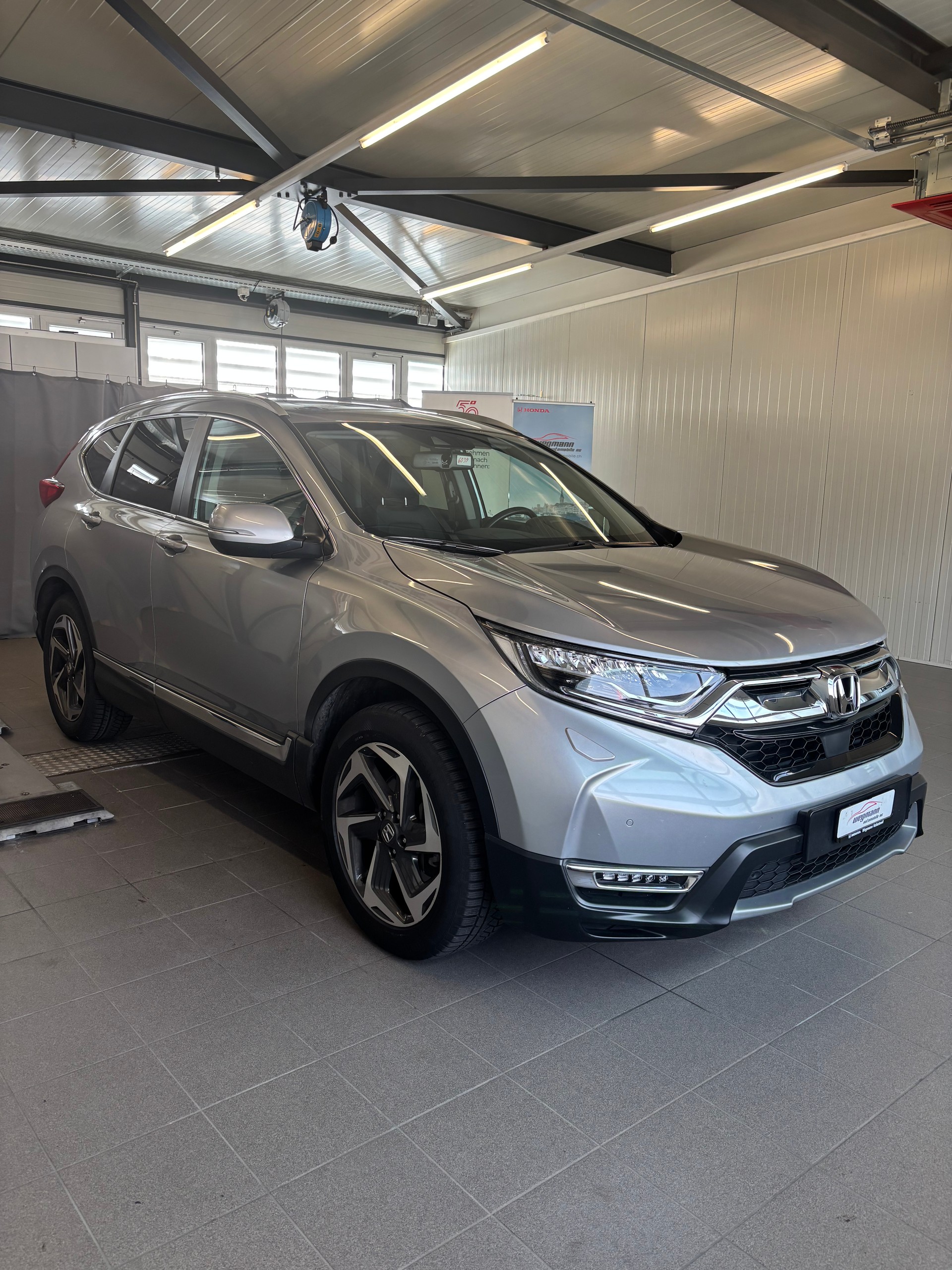 HONDA CR-V 1.5 i-VTEC Executive 4WD Automatic-showroom-element-2