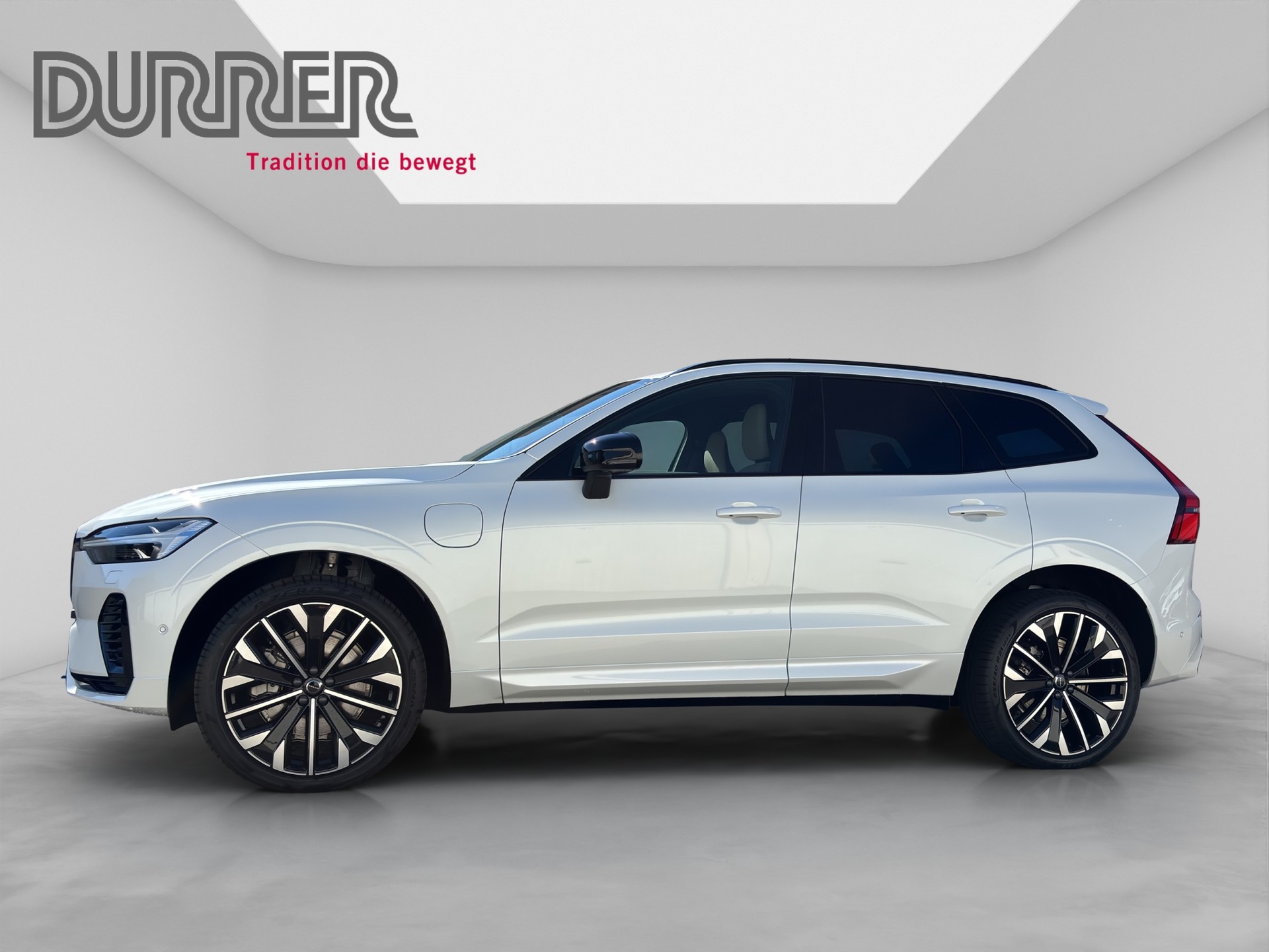 VOLVO XC60 2.0 T6 TE Ultra Dark eAWD-showroom-element-1