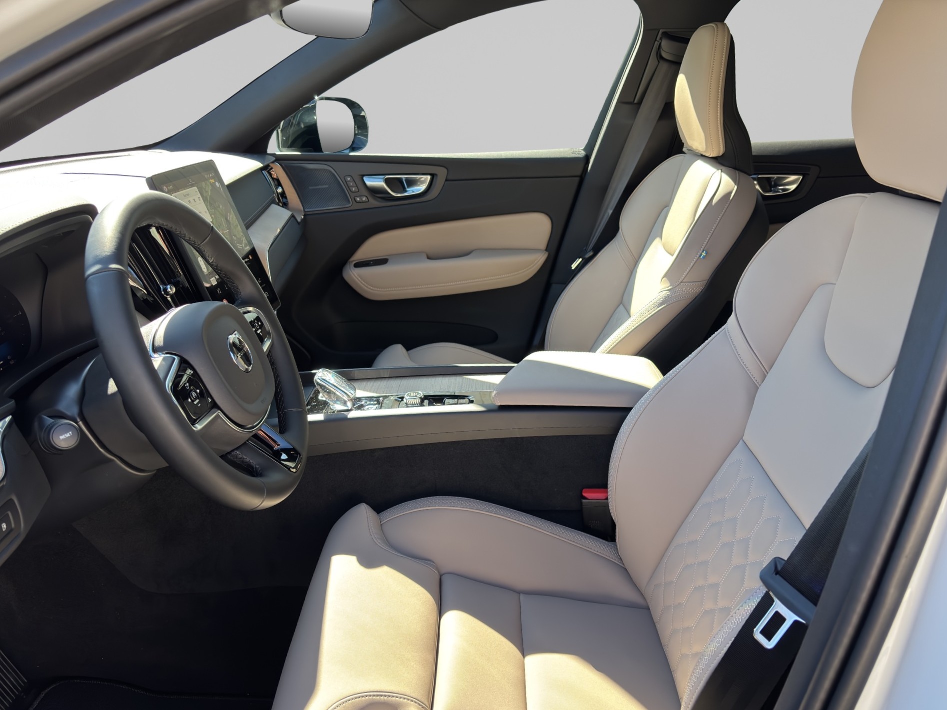 VOLVO XC60 2.0 T6 TE Ultra Dark eAWD-image-9