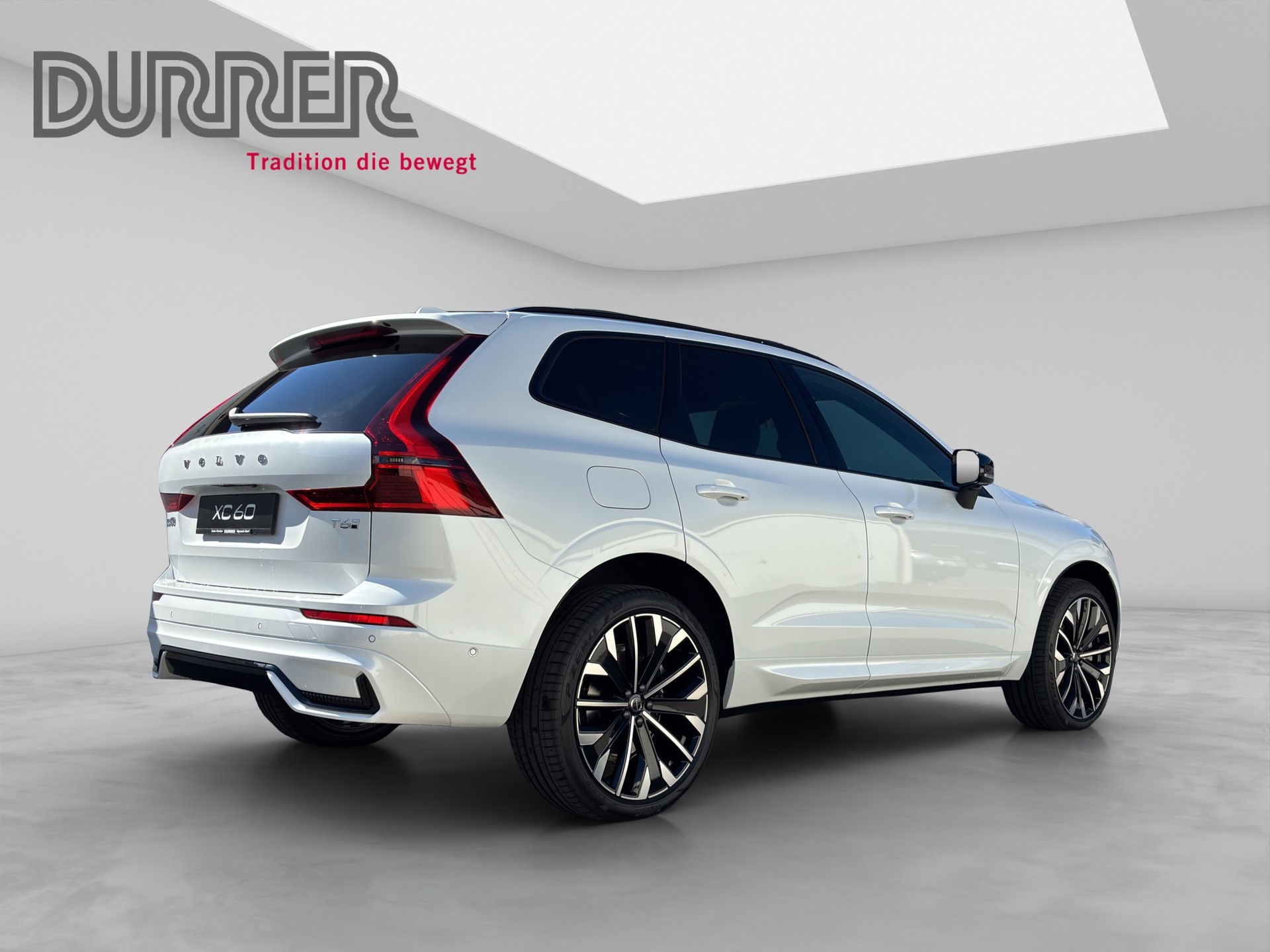 VOLVO XC60 2.0 T6 TE Ultra Dark eAWD-showroom-element-3