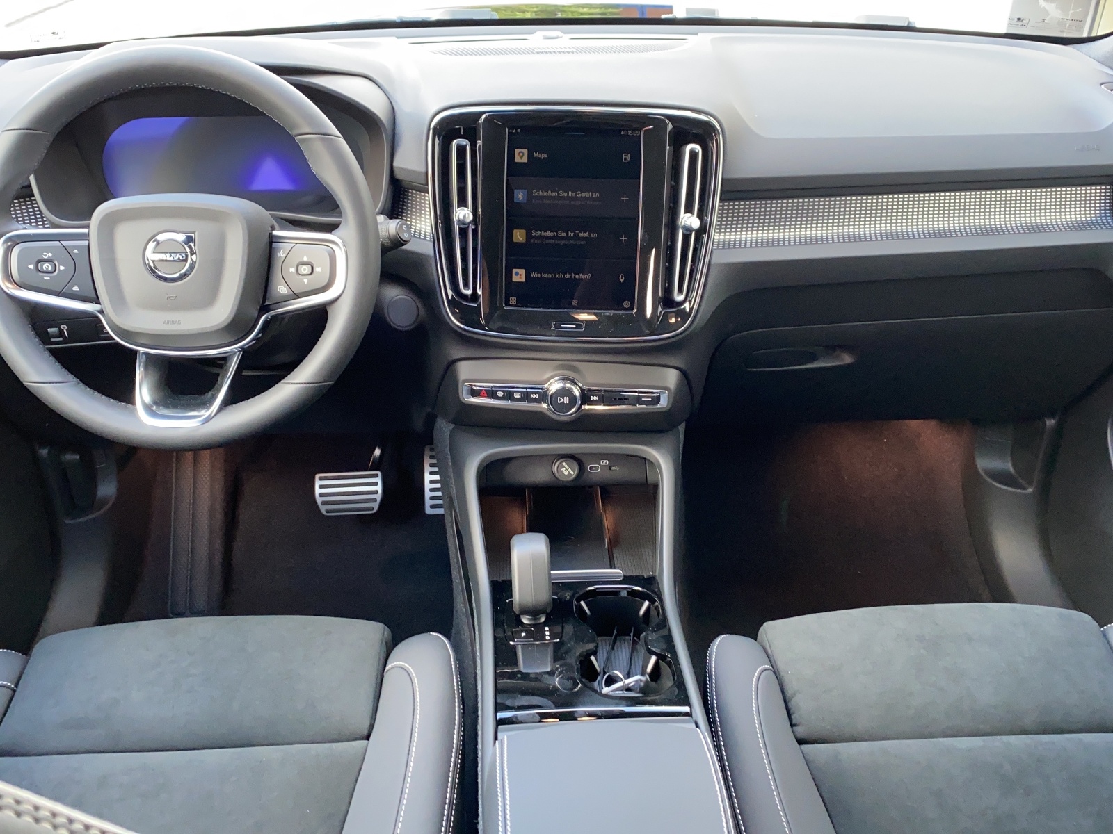 VOLVO XC40 P6 Ultimate-image-5