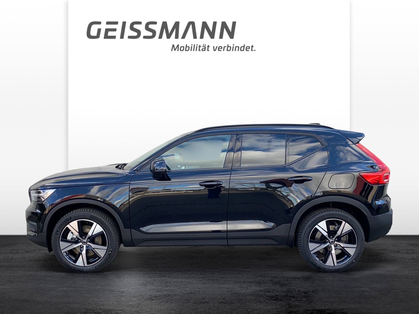 VOLVO XC40 P6 Ultimate-showroom-element-1