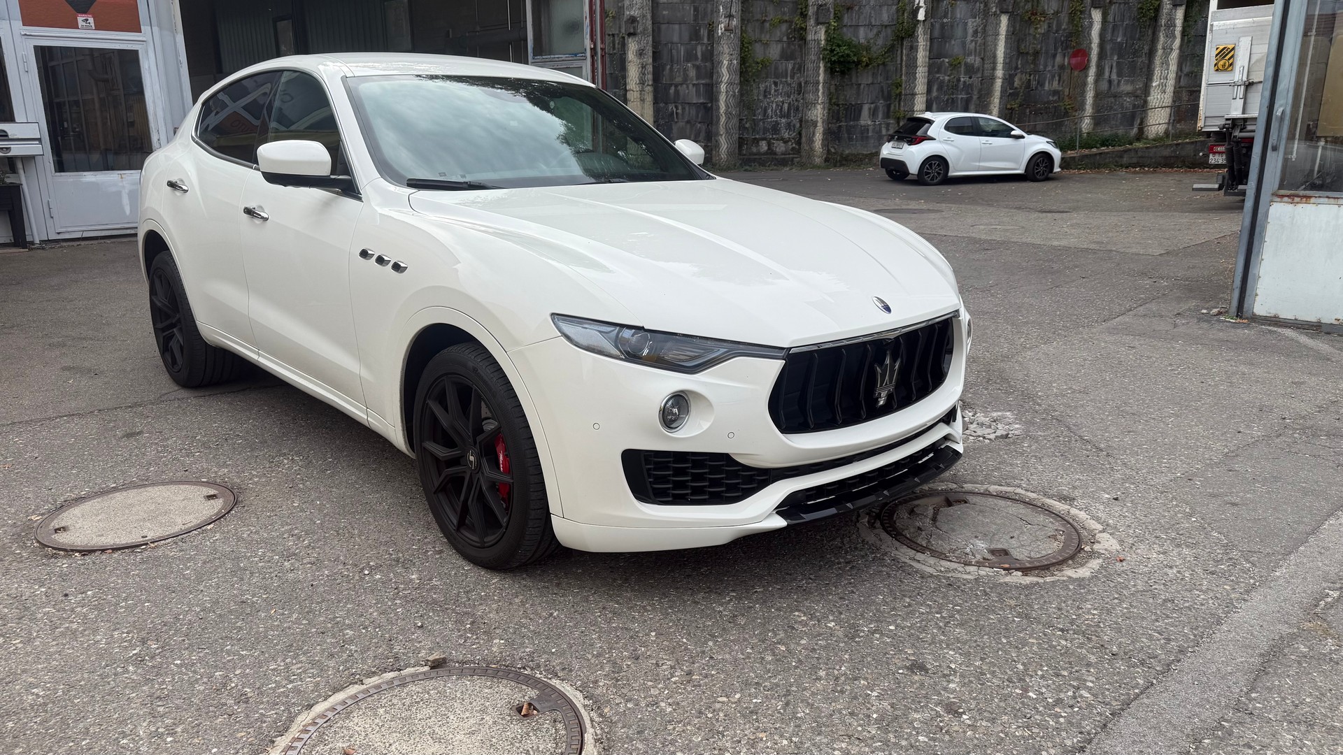 MASERATI Levante S 3.0 V6 Automatica-image-2