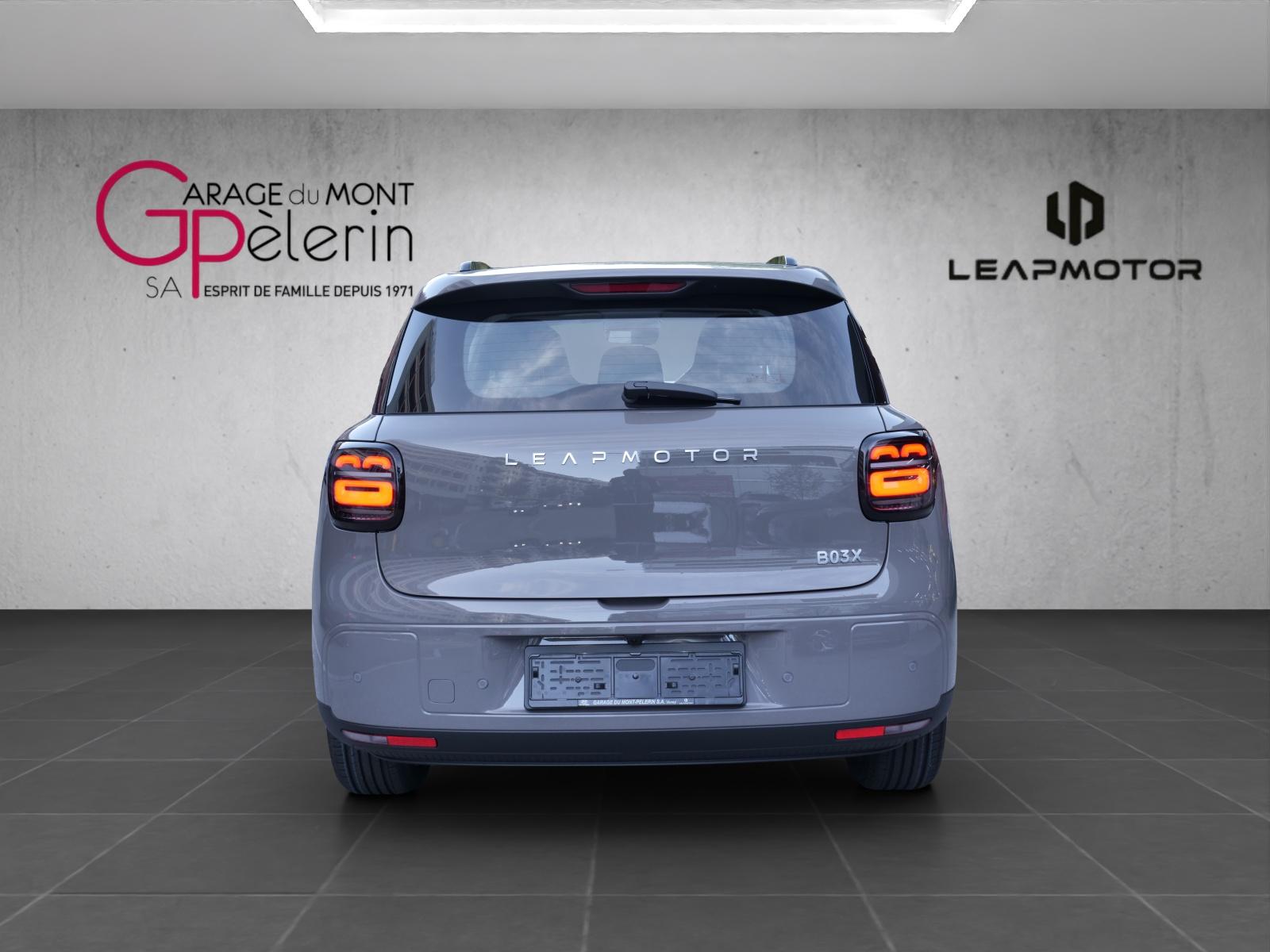 LEAPMOTOR B03X EV-showroom-element-2