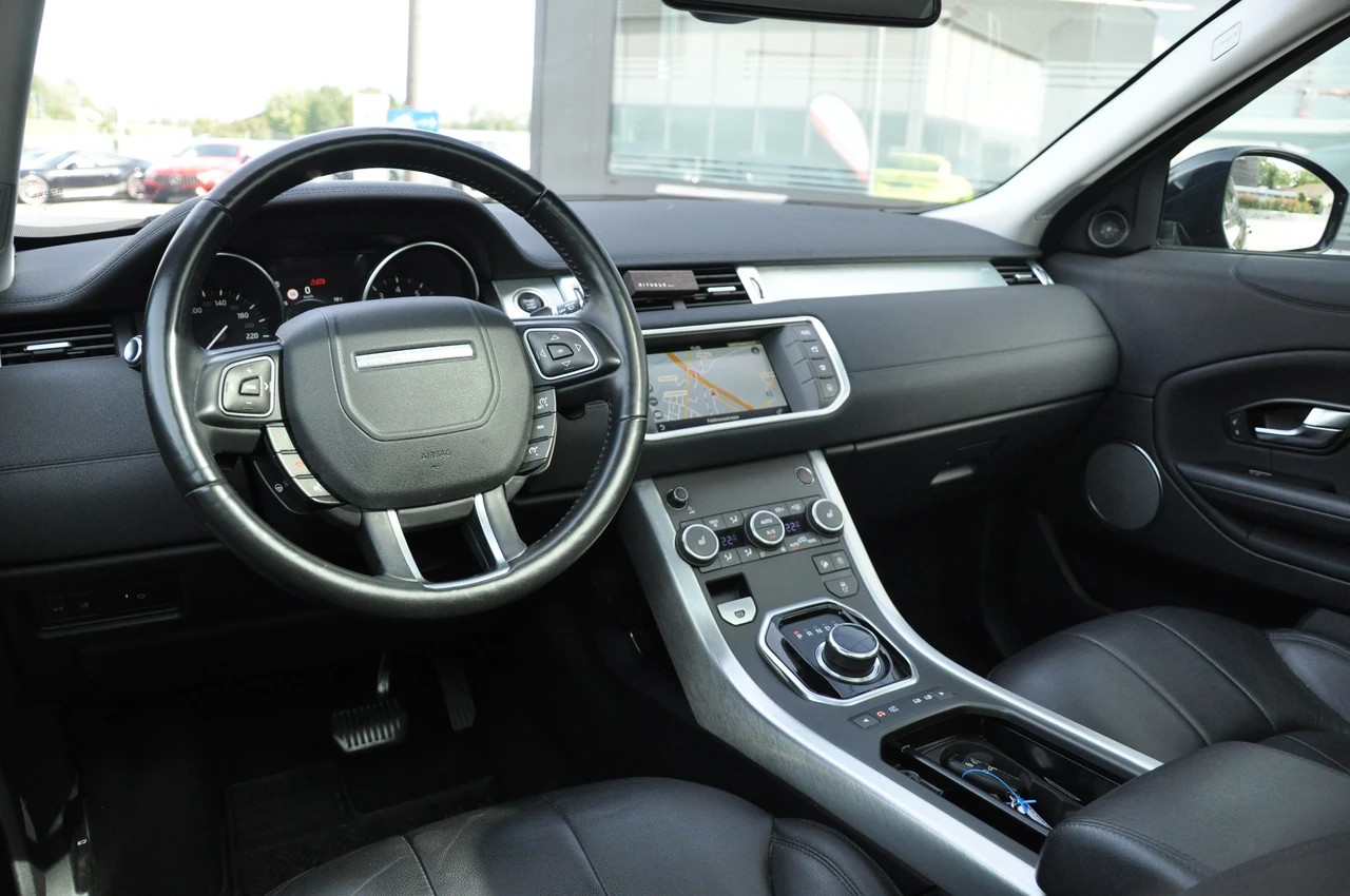 LAND ROVER Range Rover Evoque 2.0 Si4 SE Dynamic AT9-image-9