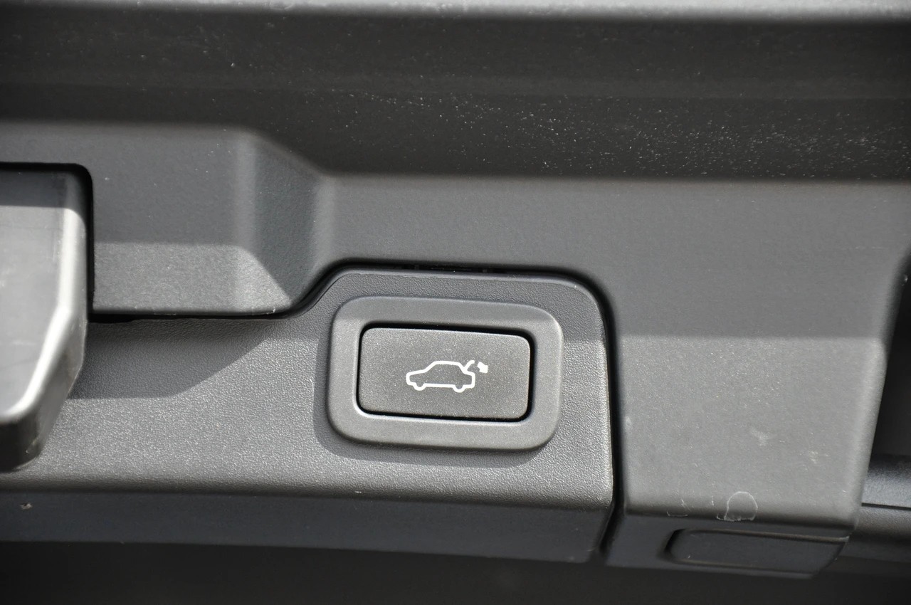 LAND ROVER Range Rover Evoque 2.0 Si4 SE Dynamic AT9-image-12