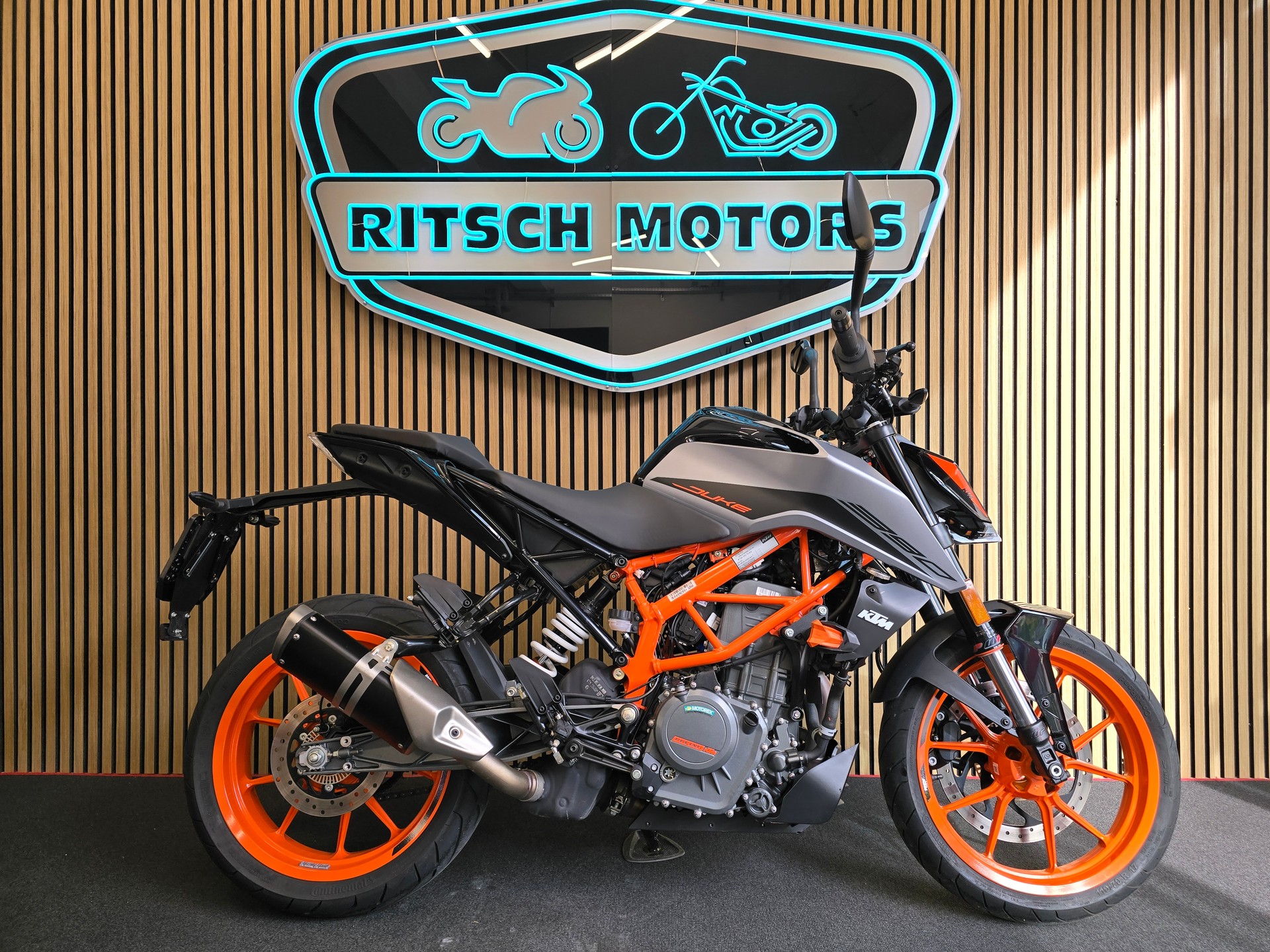 KTM 390 Duke-image-0