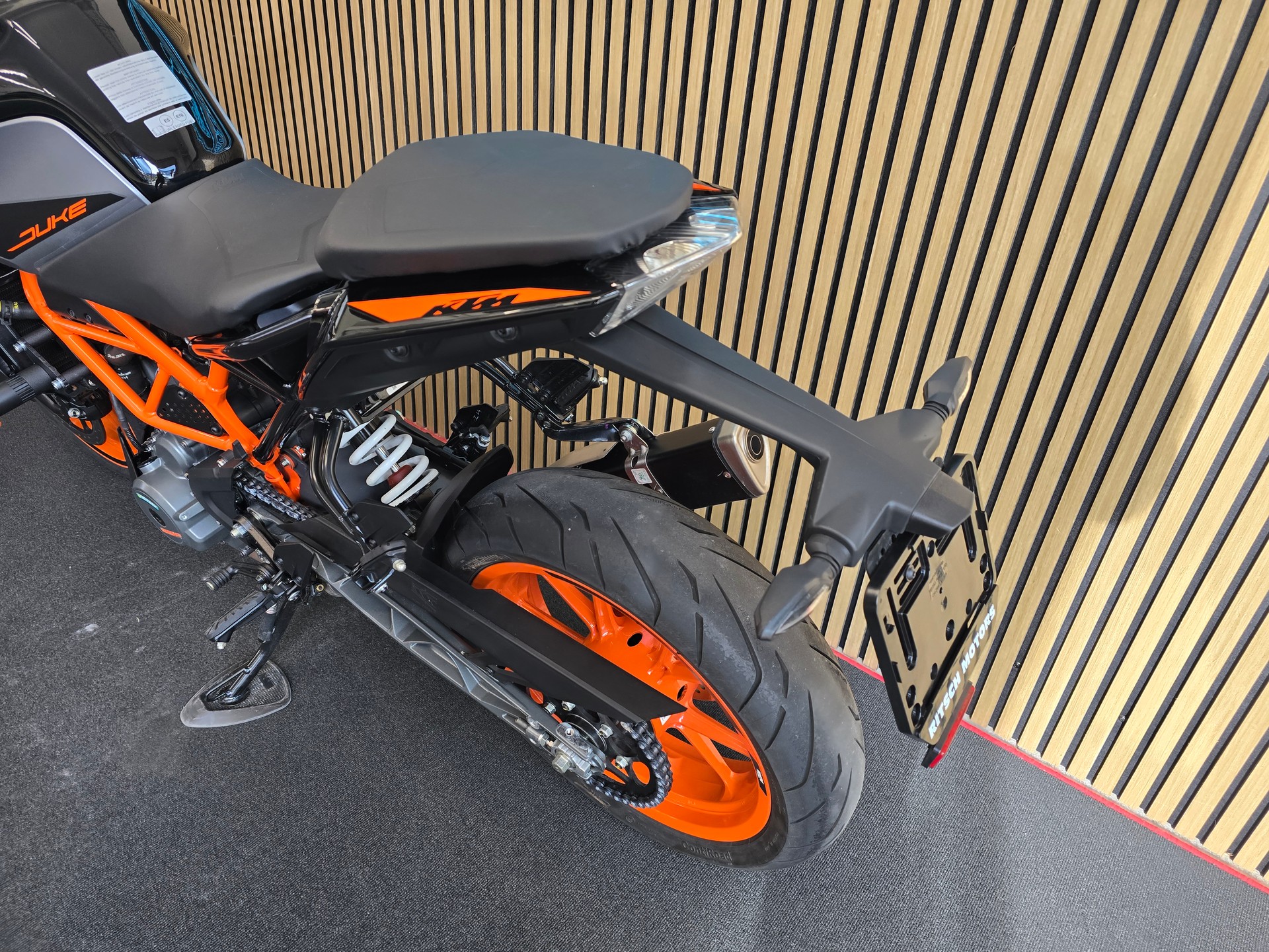 KTM 390 Duke-image-4
