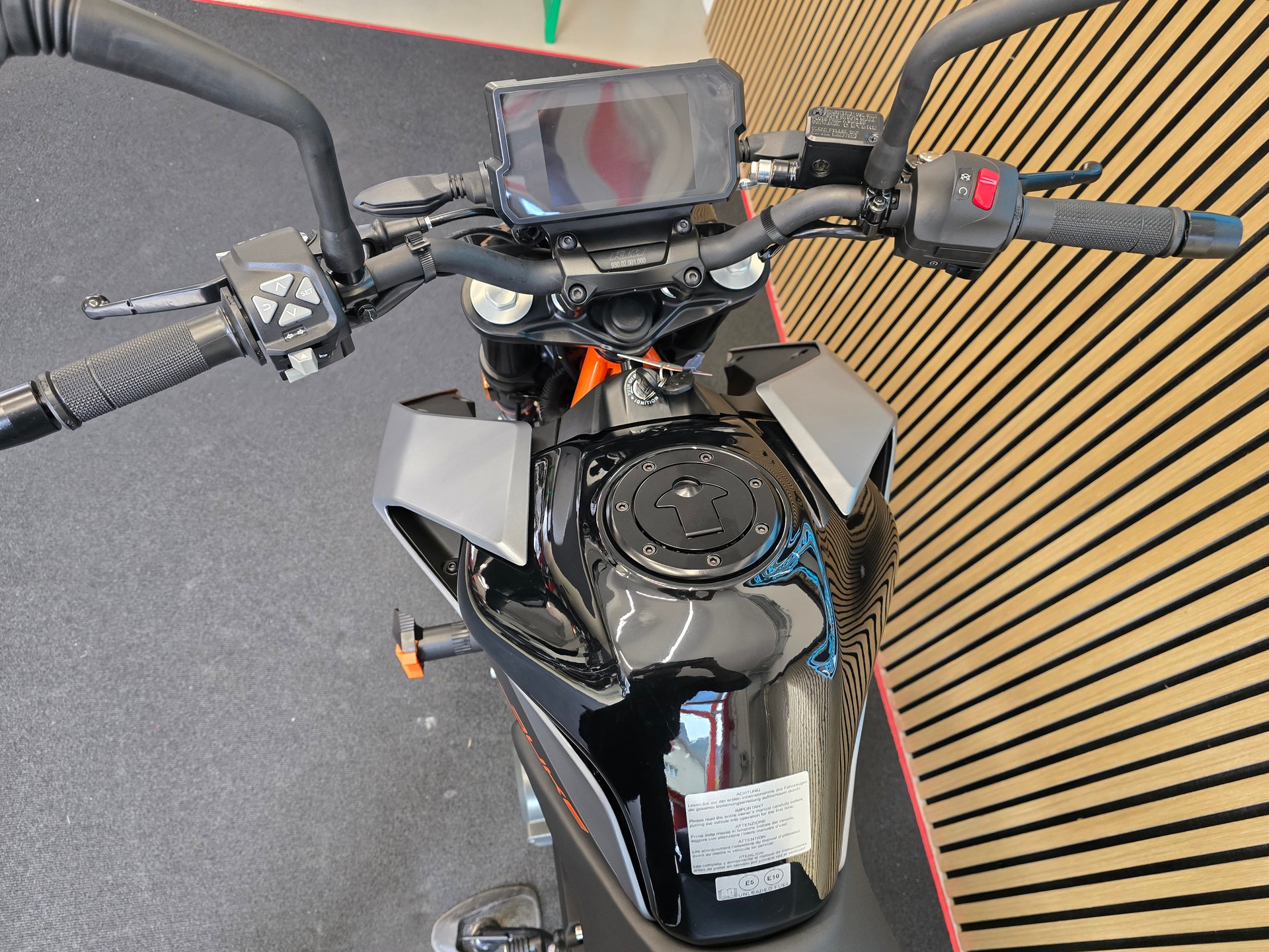 KTM 390 Duke-image-5