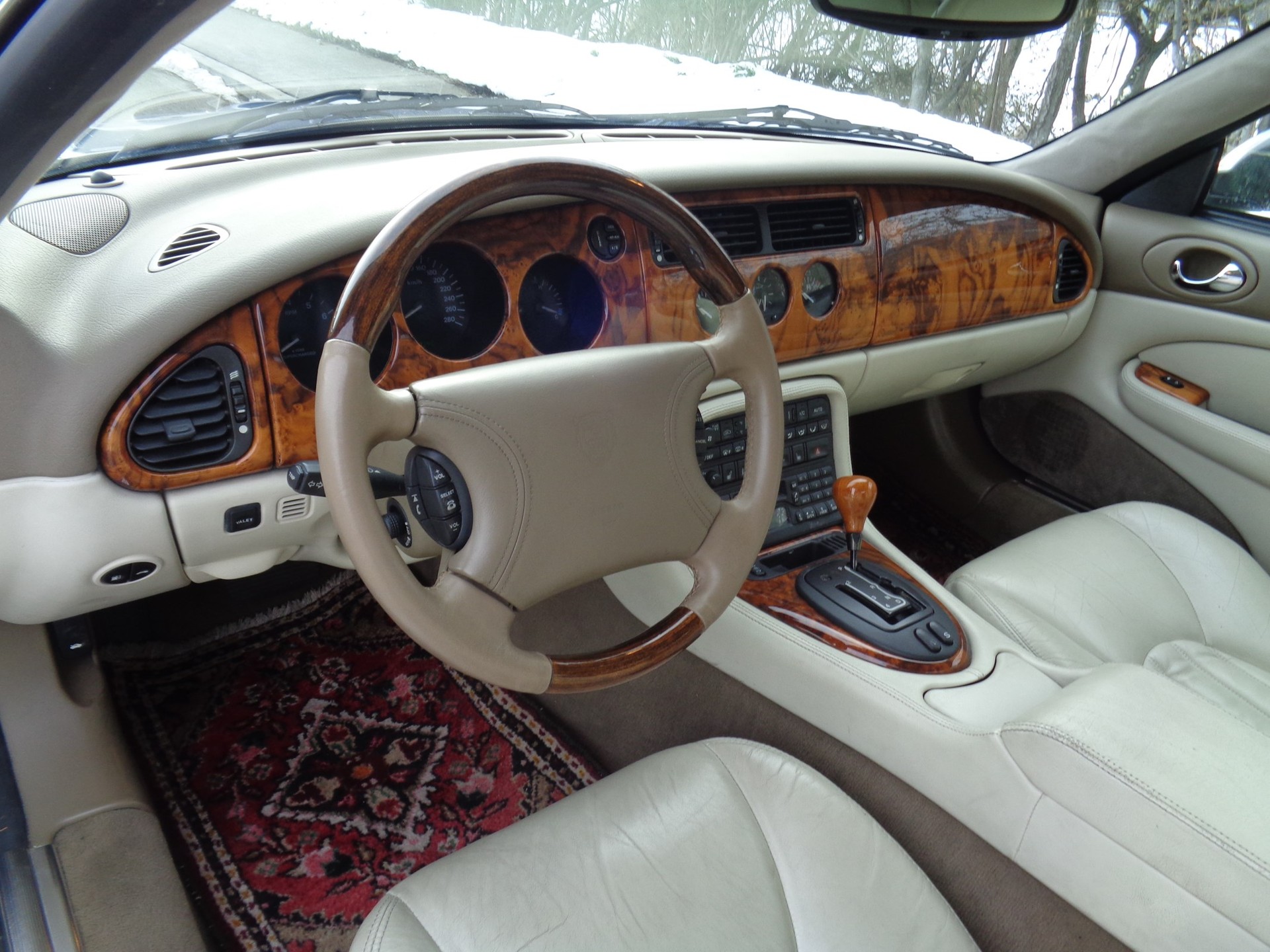 JAGUAR XKR S/C Convertible-image-7