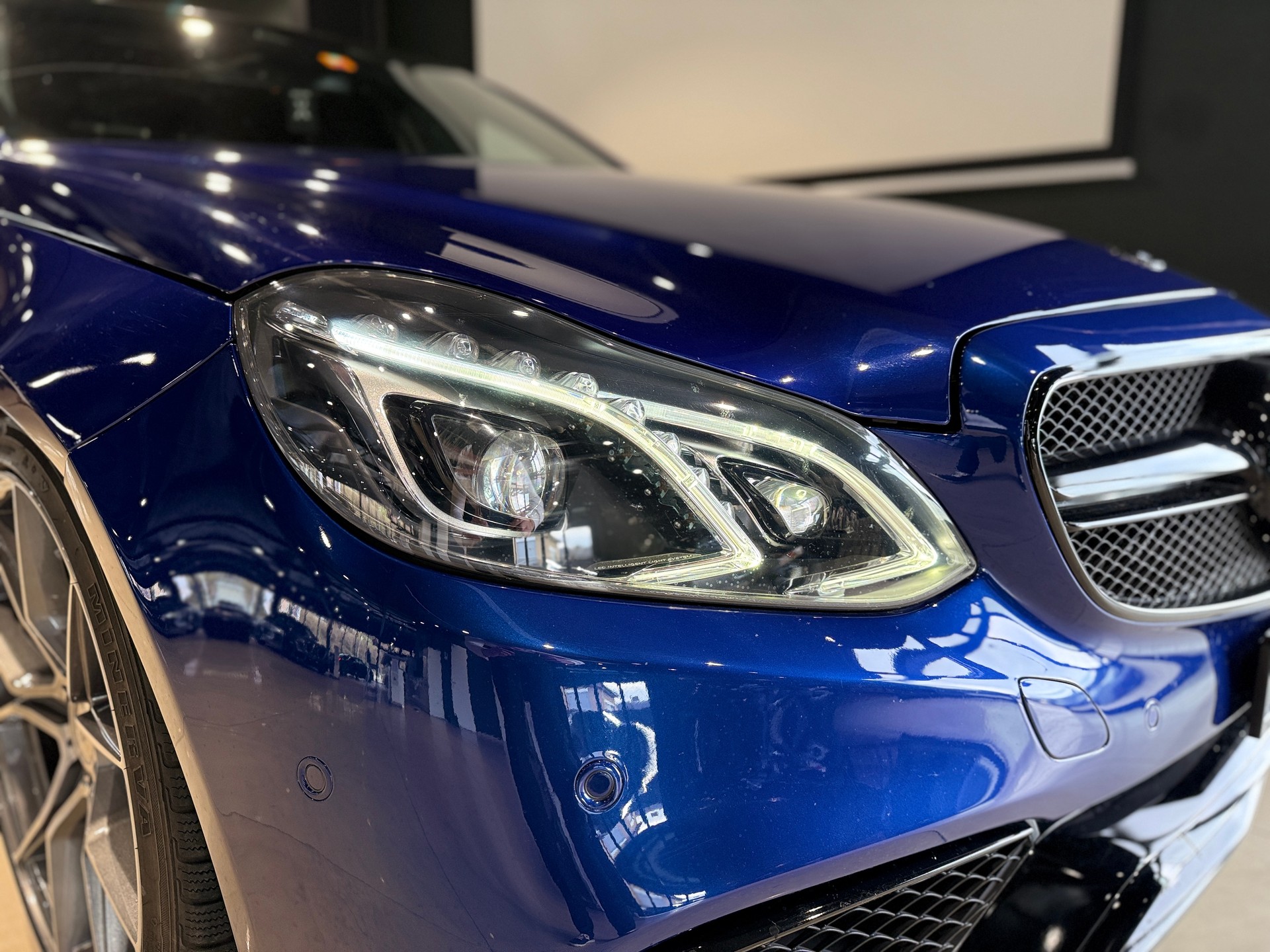 MERCEDES-BENZ E 63 AMG Speedshift-showroom-element-2