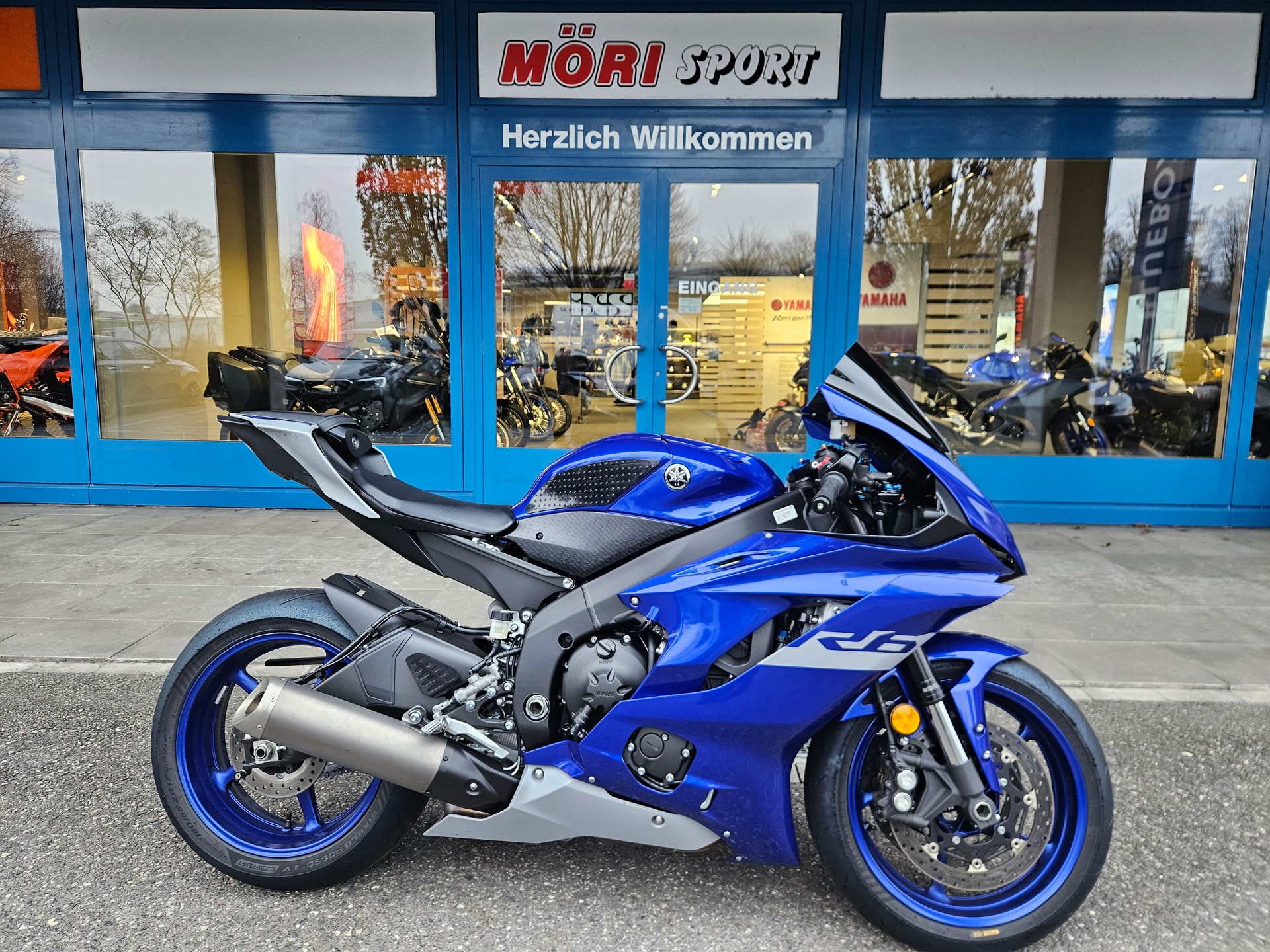 YAMAHA YZF-R6-image-0