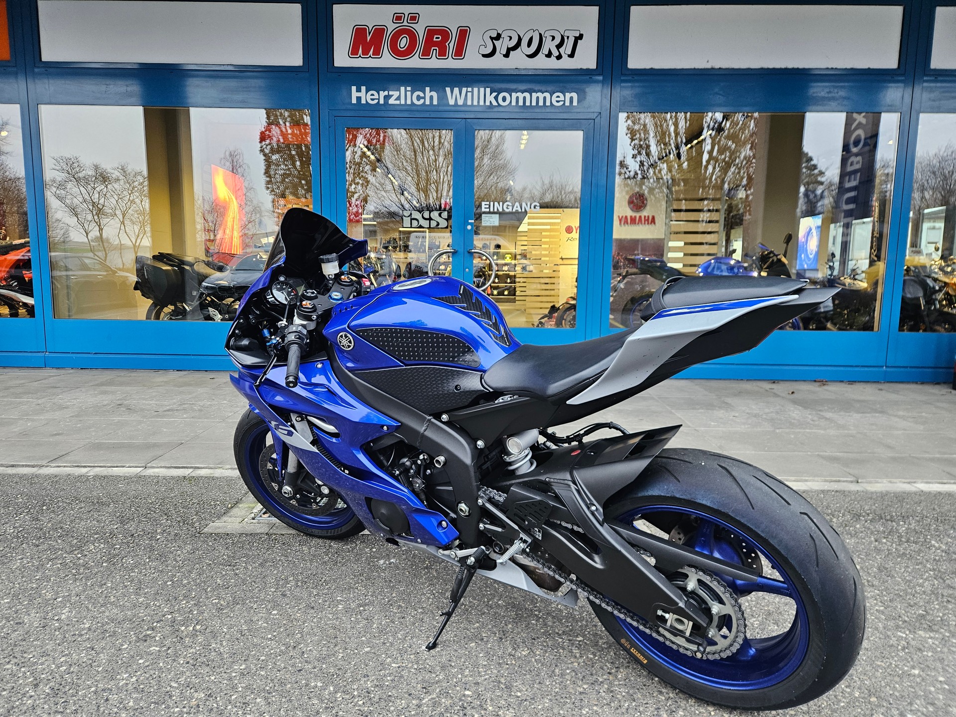 YAMAHA YZF-R6-image-4