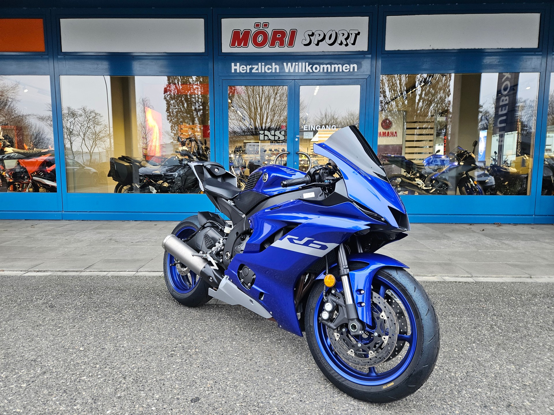 YAMAHA YZF-R6-image-1