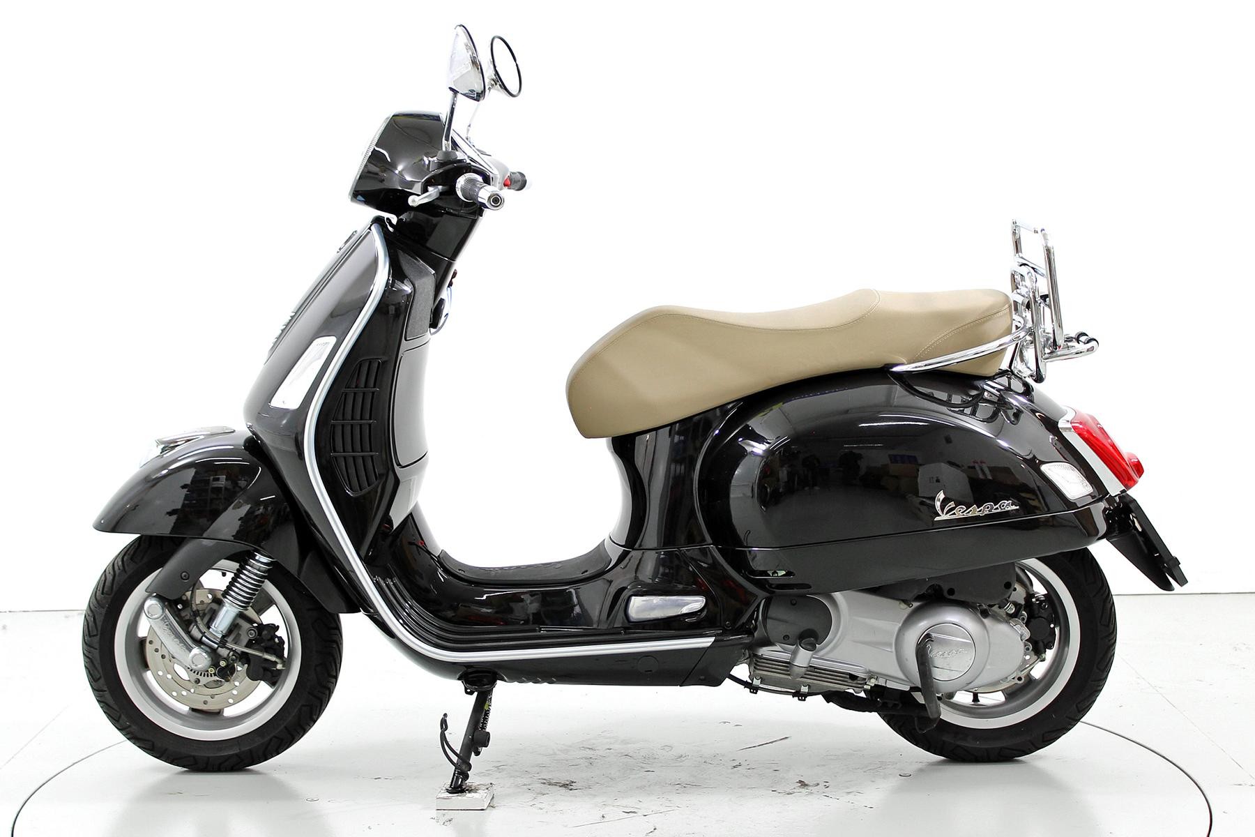 PIAGGIO Vespa GTS 300 ABS-image-4