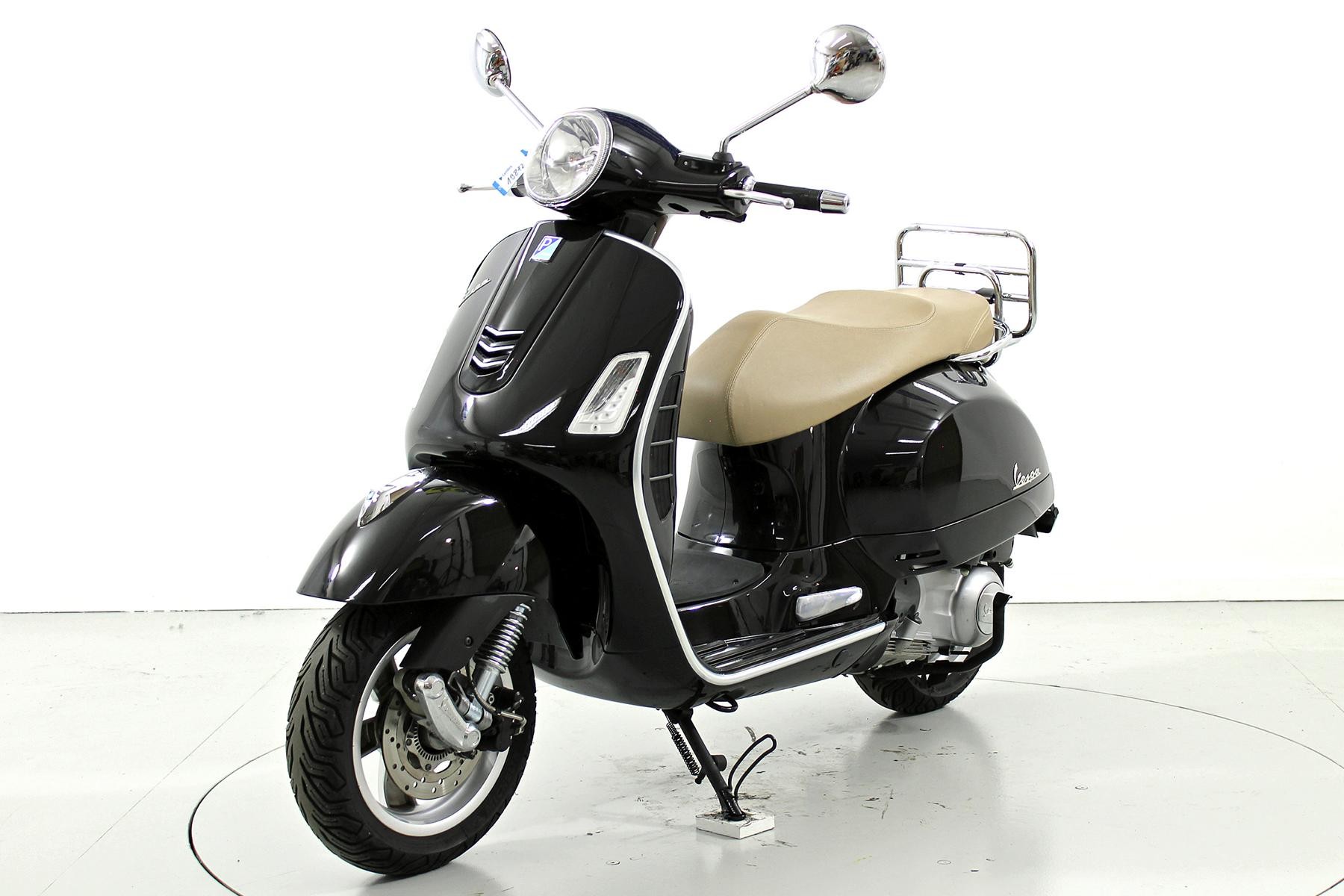 PIAGGIO Vespa GTS 300 ABS-image-2