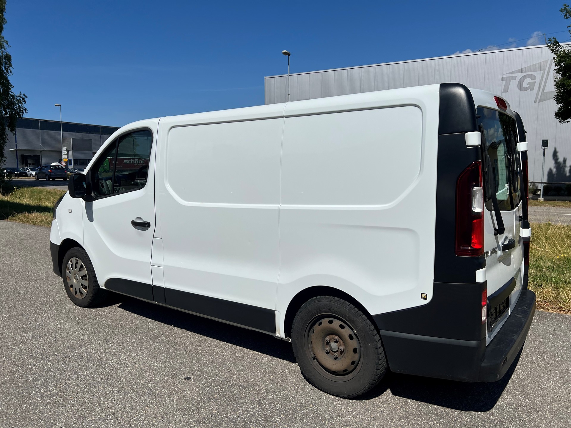 RENAULT Trafic dCi120-image-4