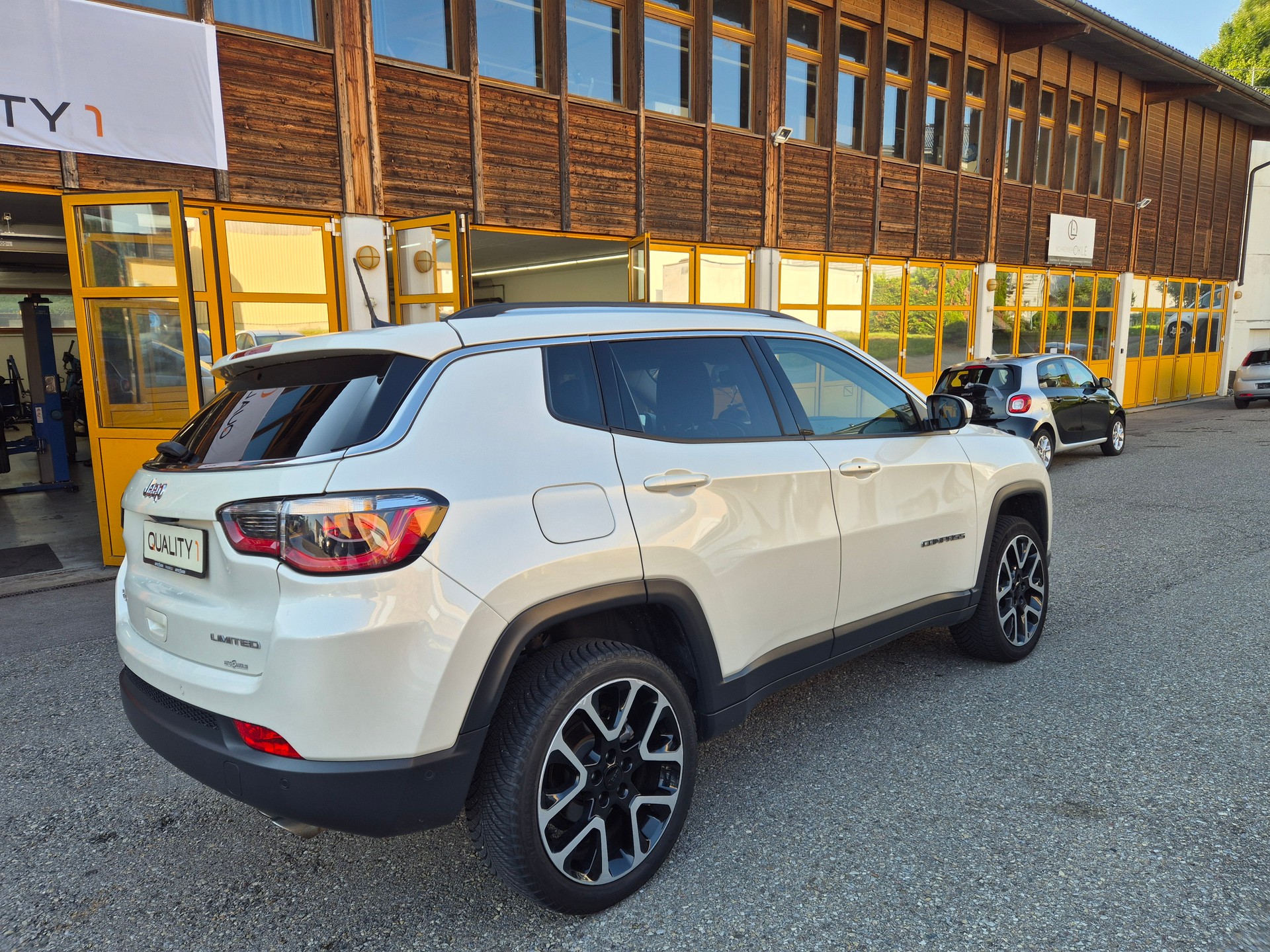 JEEP Compass 1.4 Turbo Limited AWD 9ATX-image-16