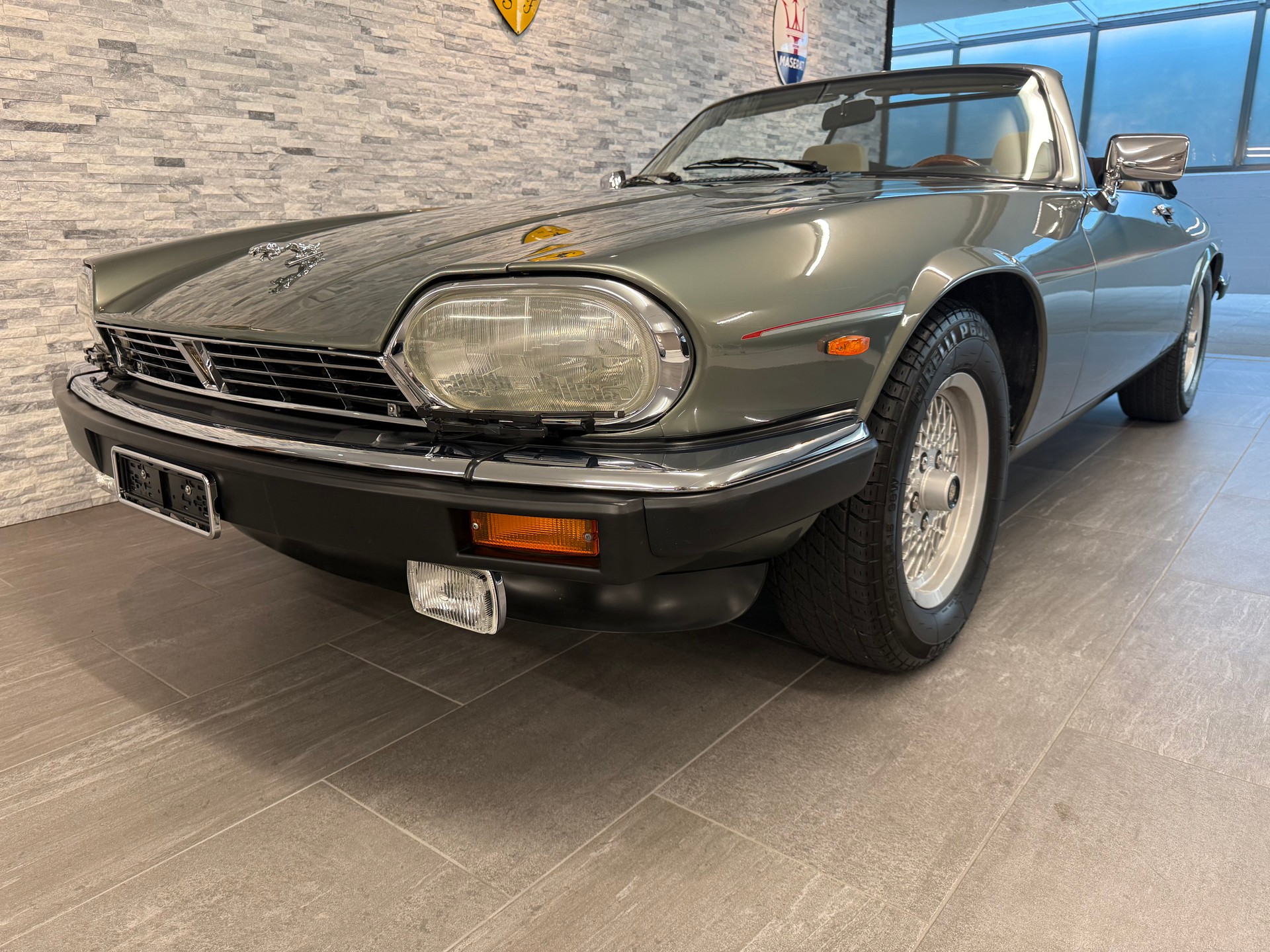 JAGUAR XJS 5.3 V12 Convertible-image-28