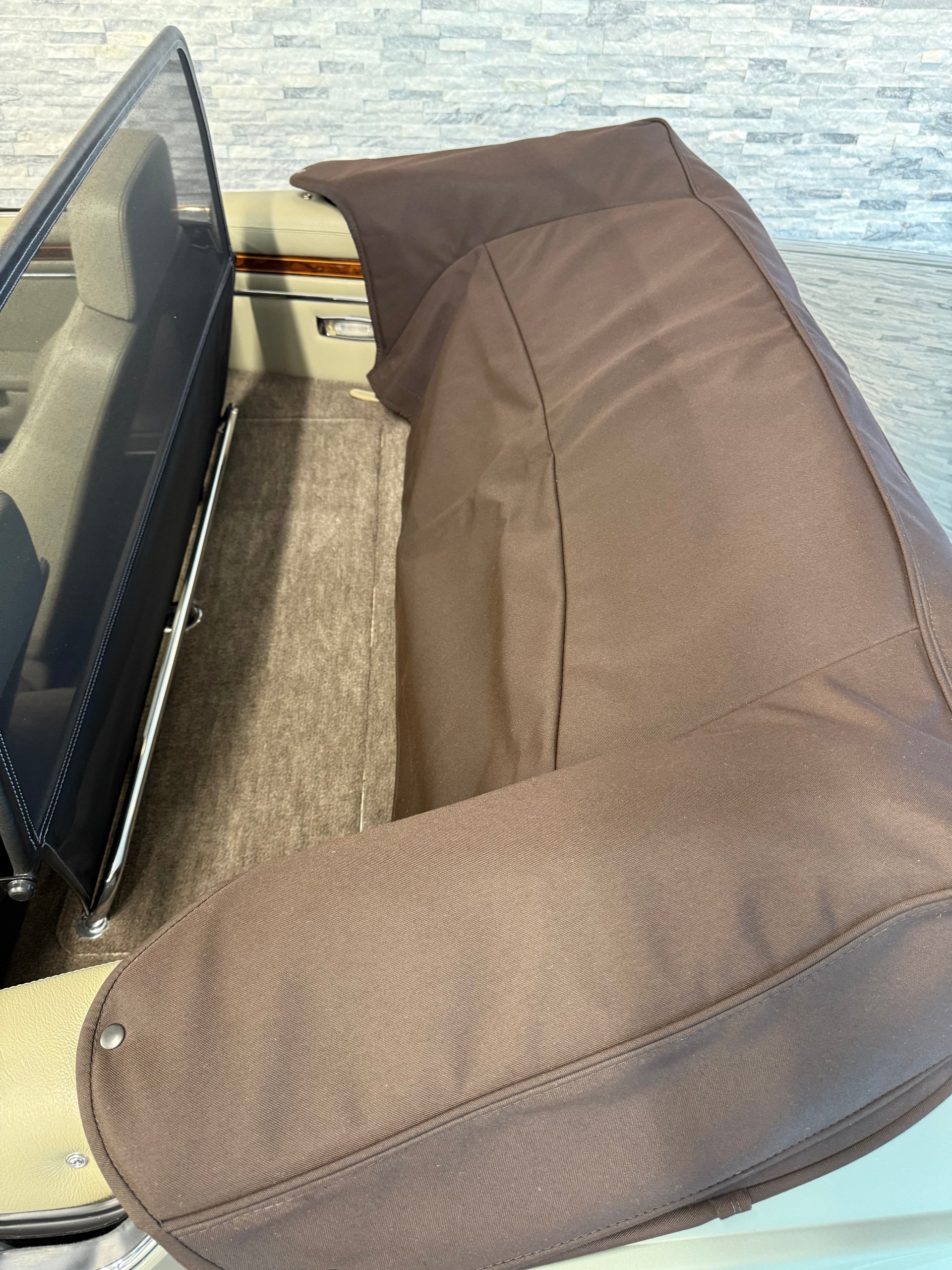 JAGUAR XJS 5.3 V12 Convertible-image-16