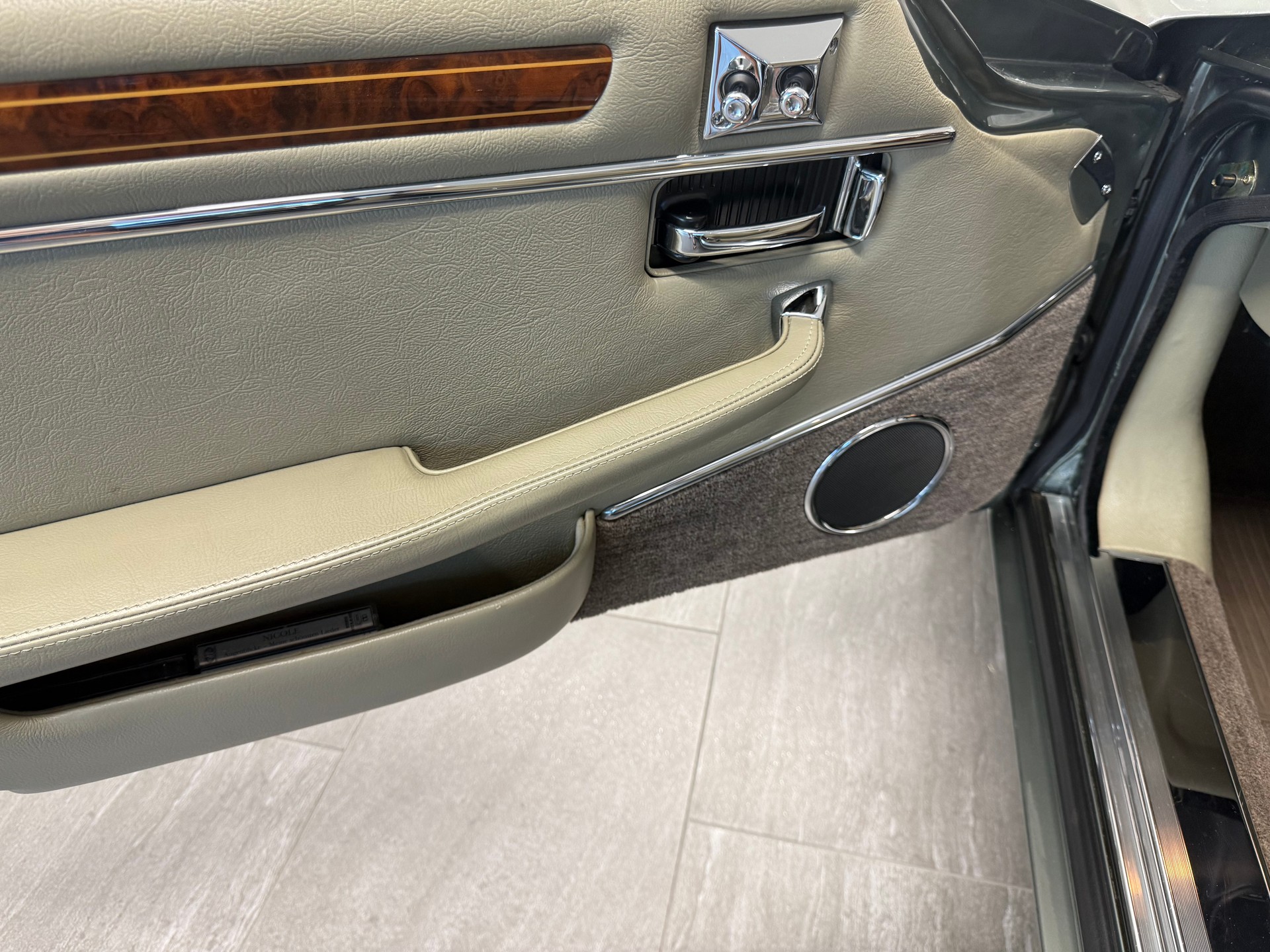 JAGUAR XJS 5.3 V12 Convertible-image-22