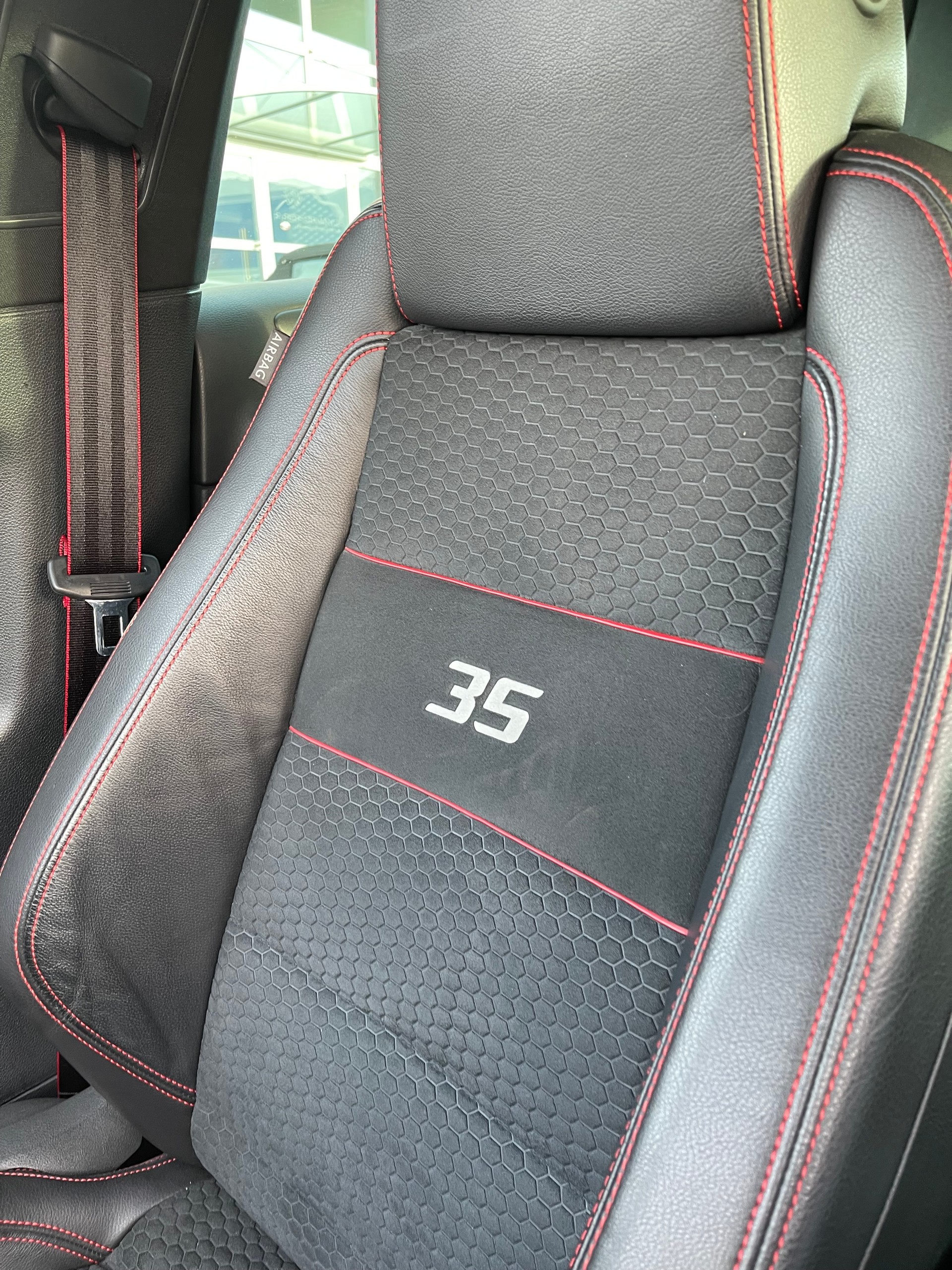 VW Golf 2.0 TSI GTI Edition 35 DSG-image-7