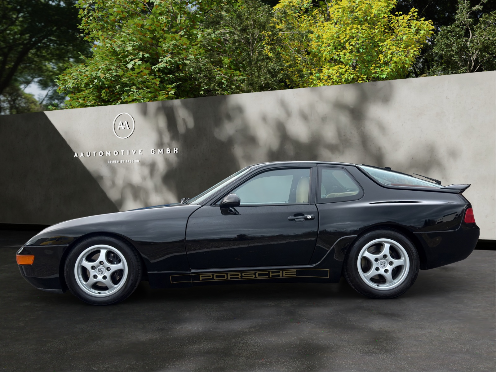 PORSCHE 968-showroom-element-1